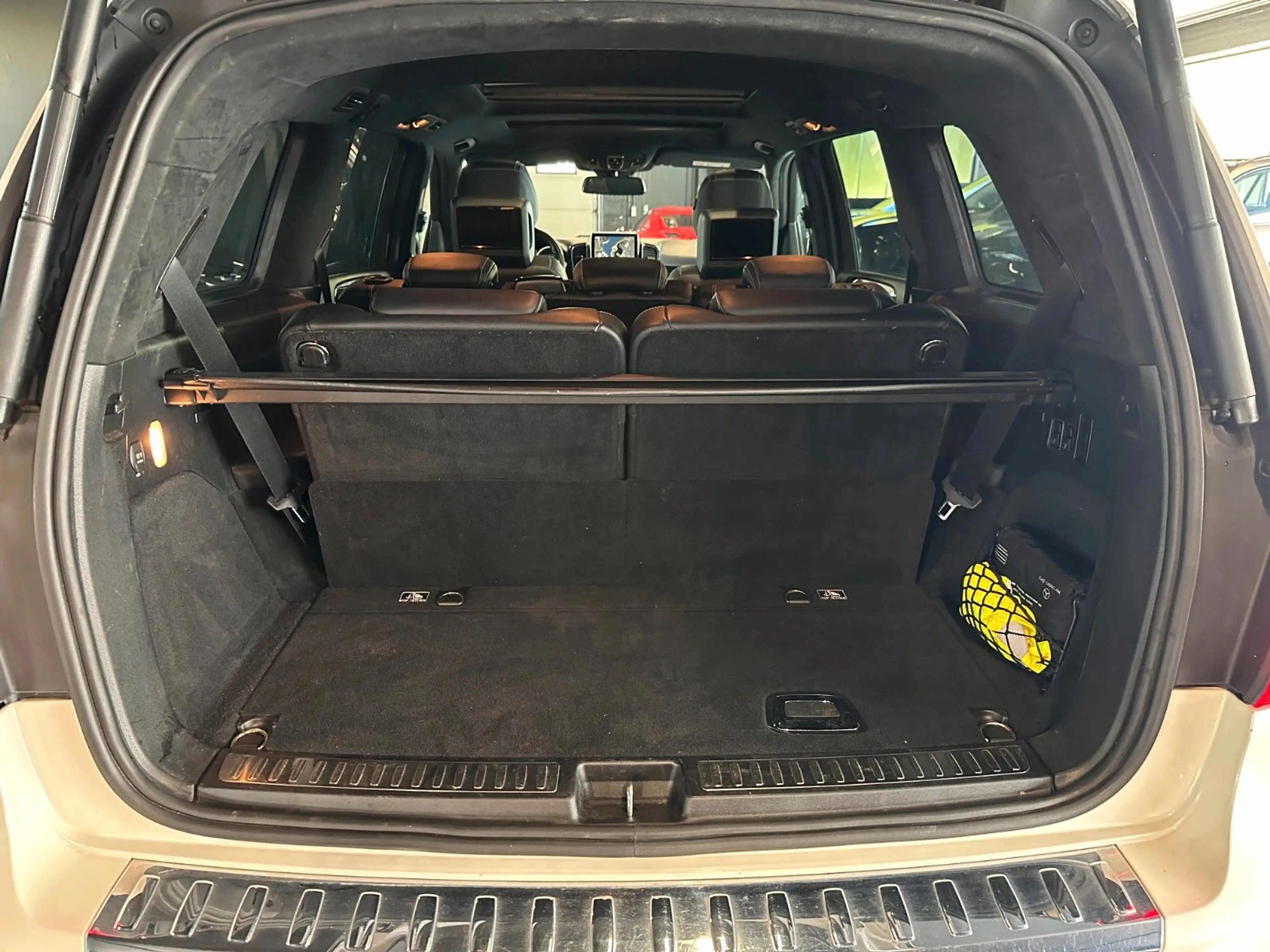 Mercedes-Benz GLS 500 4Matic AMG*ACC*AirMatic*AHK*Pano — photo 31