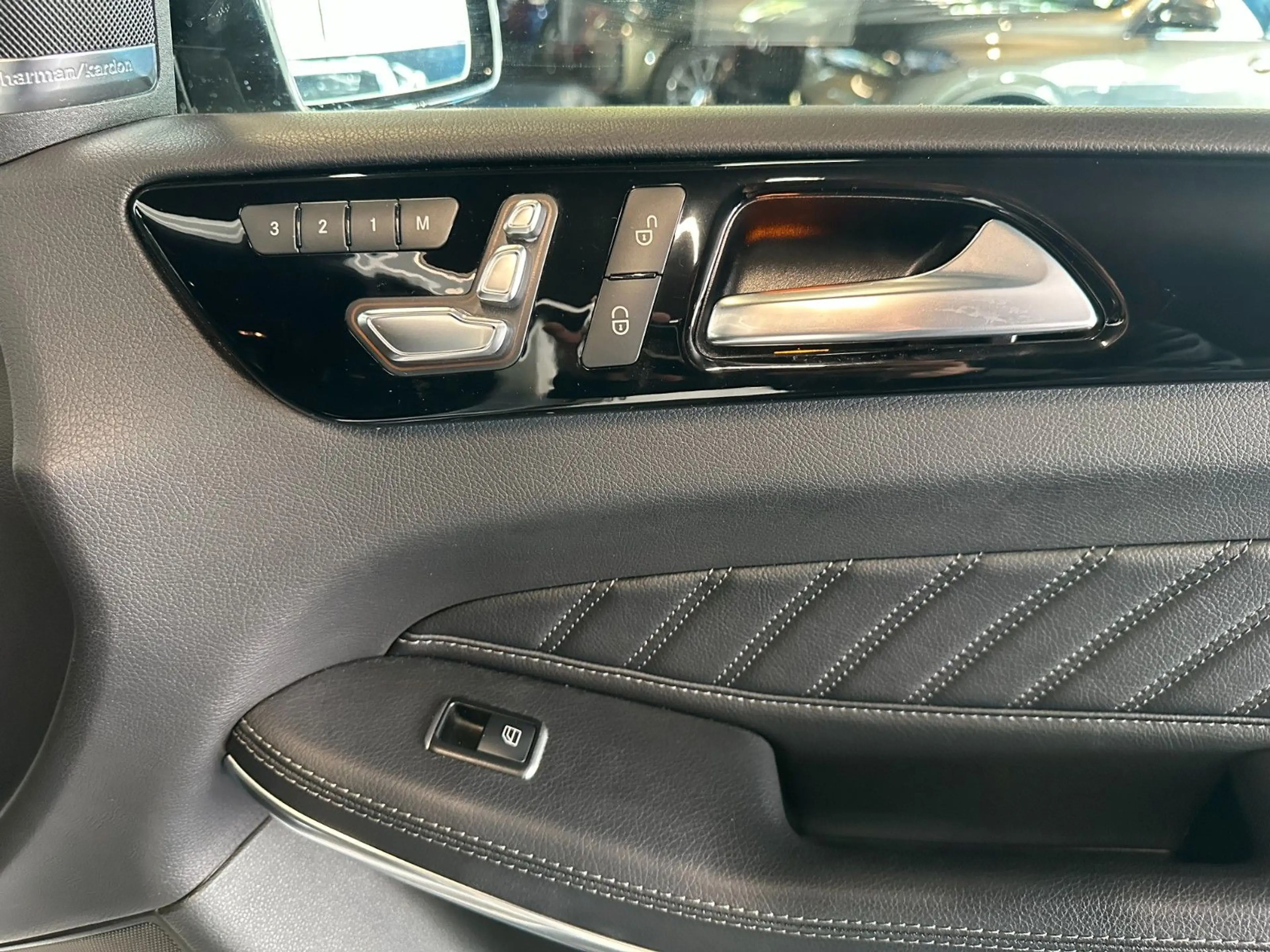 Mercedes-Benz GLS 500 4Matic AMG*ACC*AirMatic*AHK*Pano — photo 21