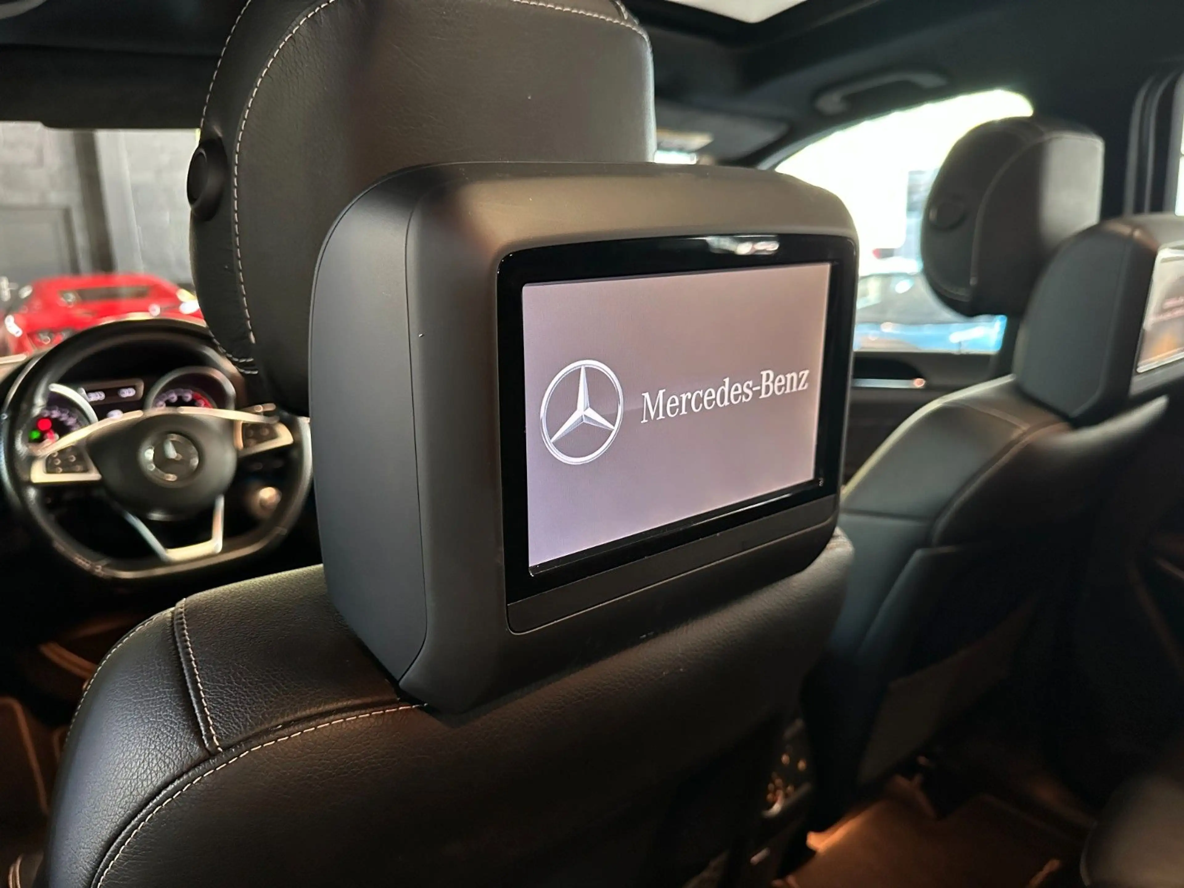 Mercedes-Benz GLS 500 4Matic AMG*ACC*AirMatic*AHK*Pano — photo 27