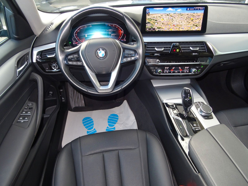 BMW 520 d Touring Aut Navi LC Prof Leder LED 4Z-Klima — photo 10