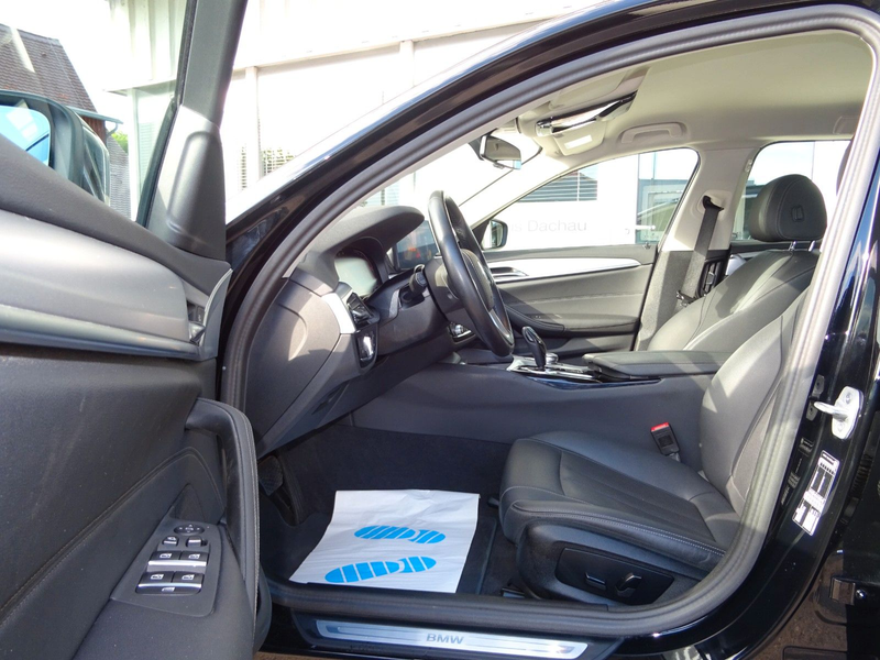 BMW 520 d Touring Aut Navi LC Prof Leder LED 4Z-Klima — photo 13
