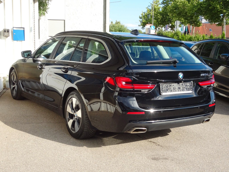 BMW 520 d Touring Aut Navi LC Prof Leder LED 4Z-Klima — photo 4