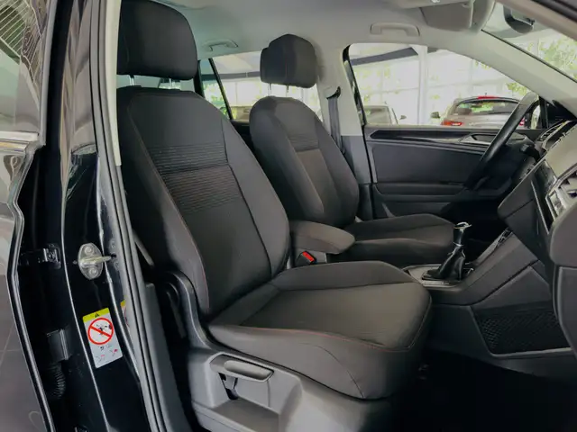 Volkswagen Tiguan view 12