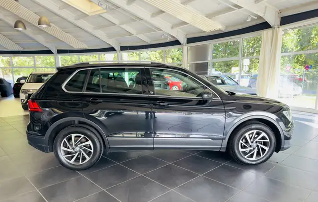 Volkswagen Tiguan view 8