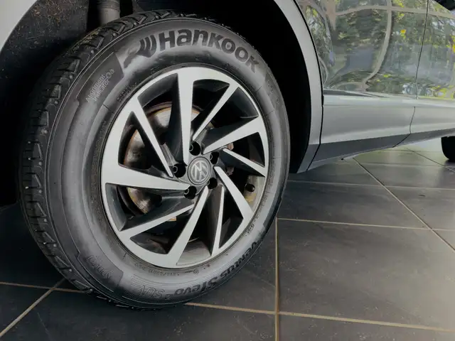 Volkswagen Tiguan view 9