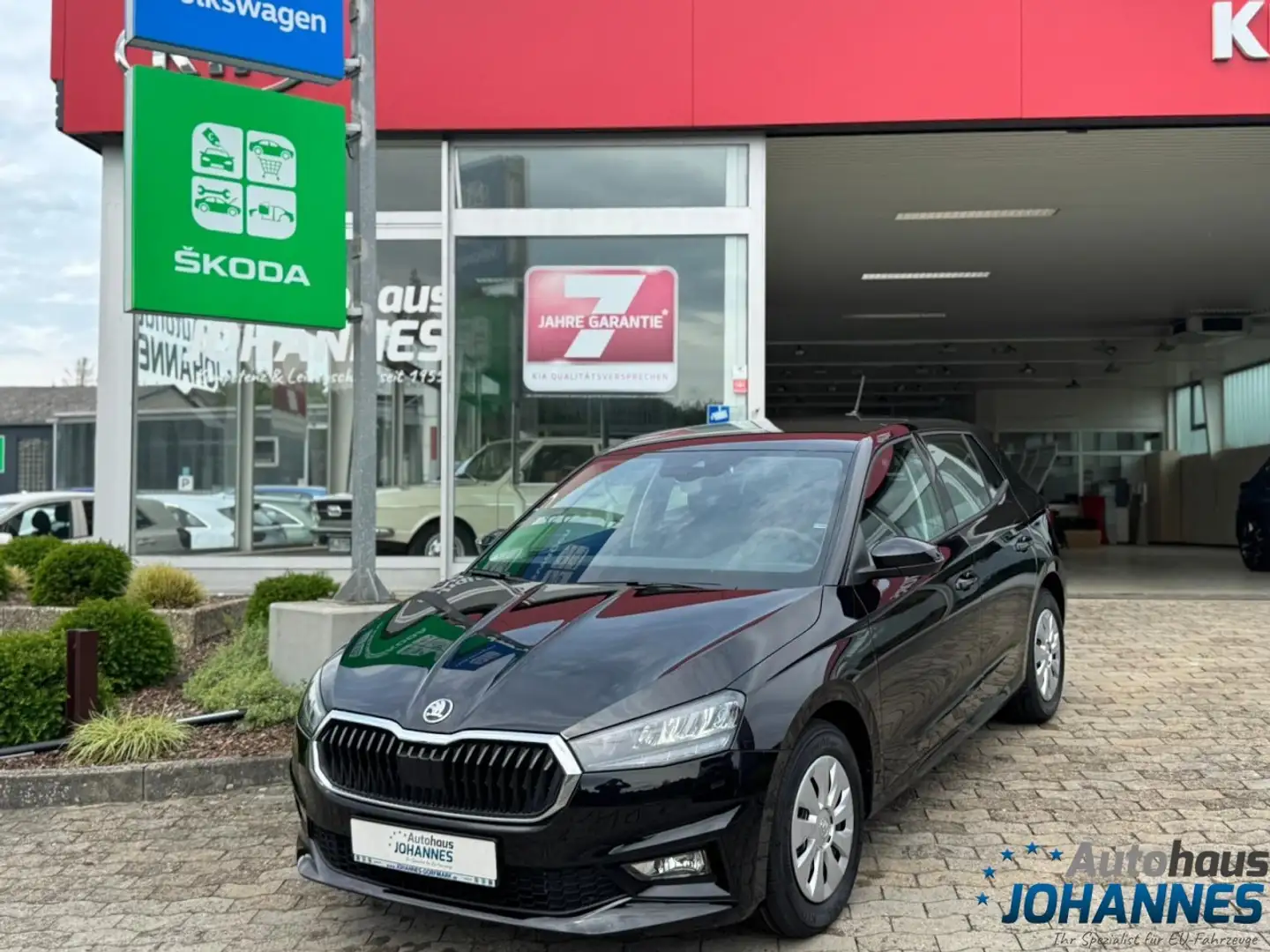 Skoda Fabia 1.0 TSI DSG Selection Plus Klima Einparkhilfe Schwarz - 1