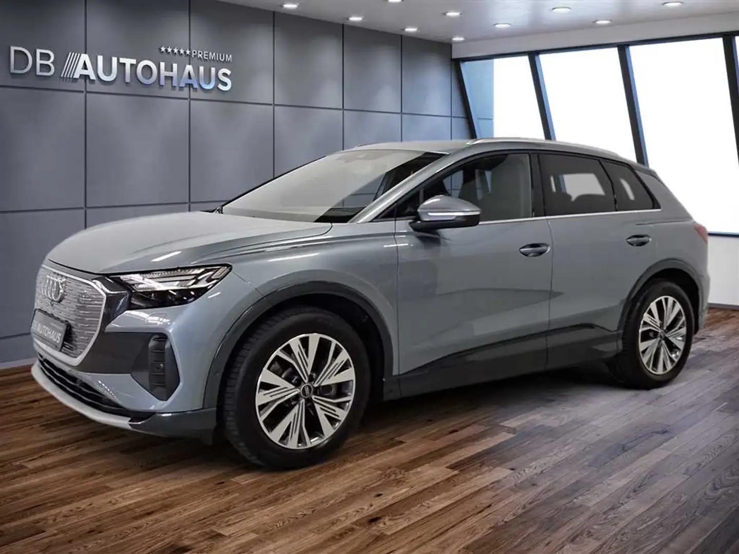Audi Q4 e-tron 40 advanced Blau - 1