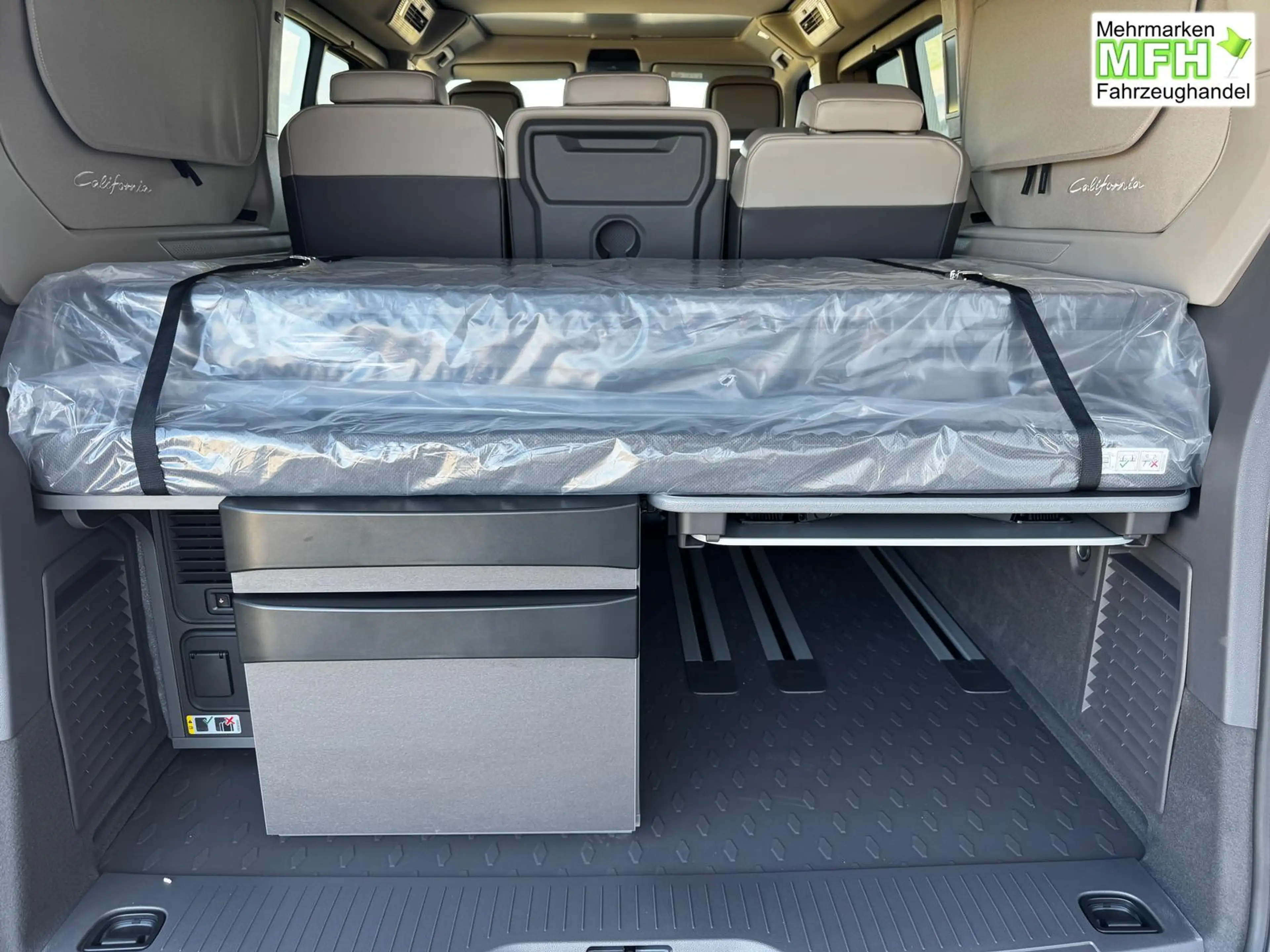 Volkswagen T7 California Beach Camper 2.0 TDI DSG Plus 110 kW (150 PS), ... — photo 11