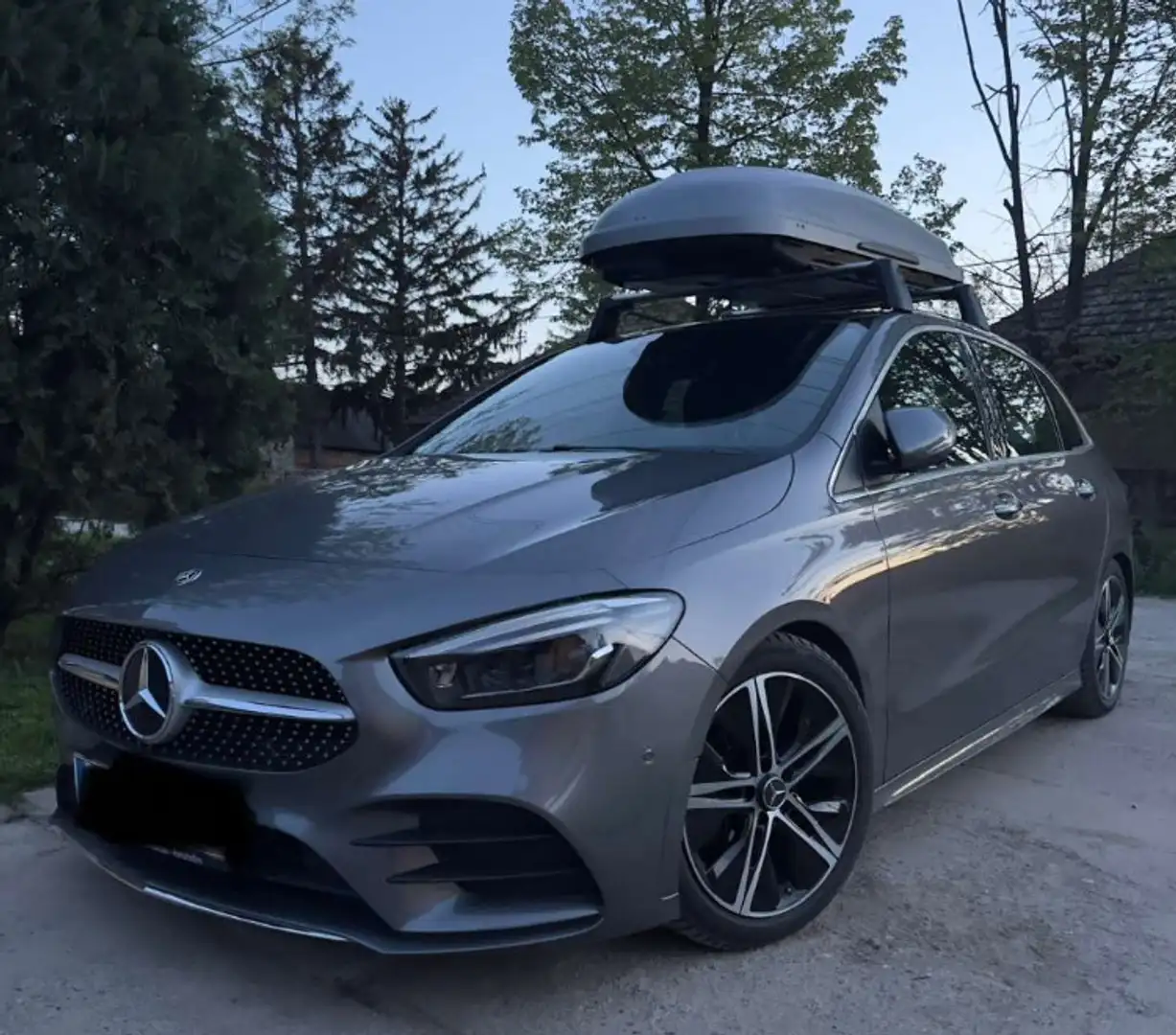Mercedes-Benz B 180 AMG Premium multibeam/360/pano + Extras - 1