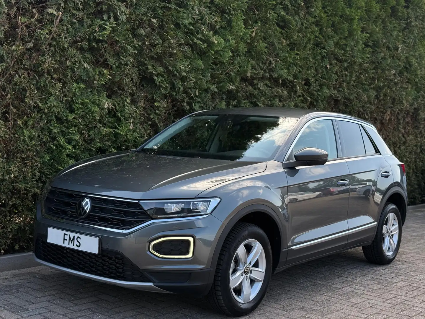 Volkswagen T-Roc 1.5 TSI Sport Trekhaak Camera Grijs - 1