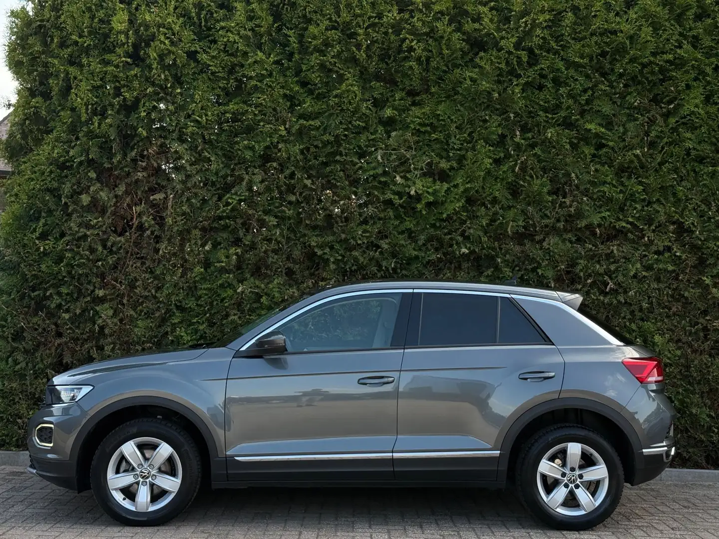 Volkswagen T-Roc 1.5 TSI Sport Trekhaak Camera Grijs - 2