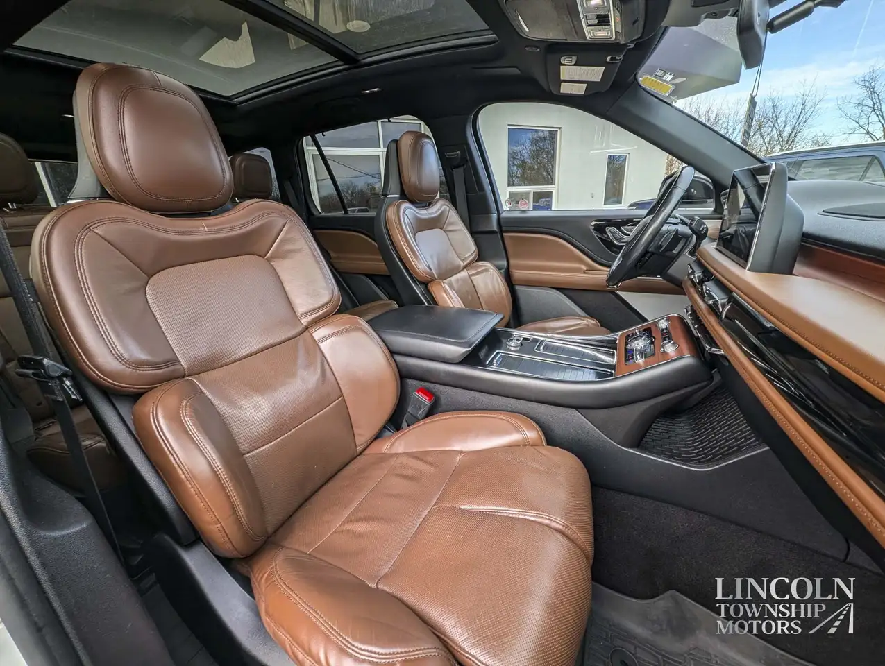 Lincoln Aviator снимка Lincoln Aviator