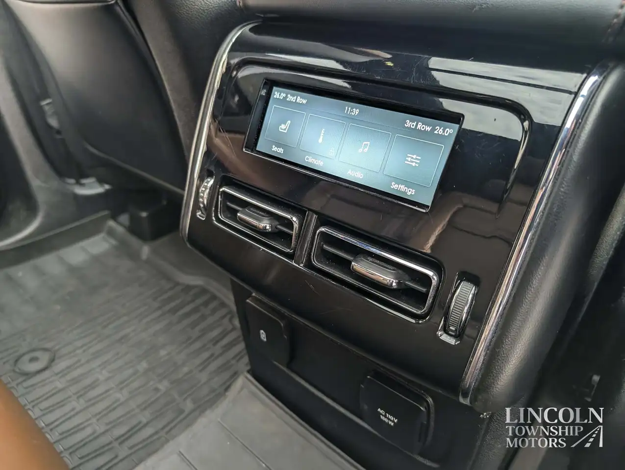 Lincoln Aviator снимка Lincoln Aviator
