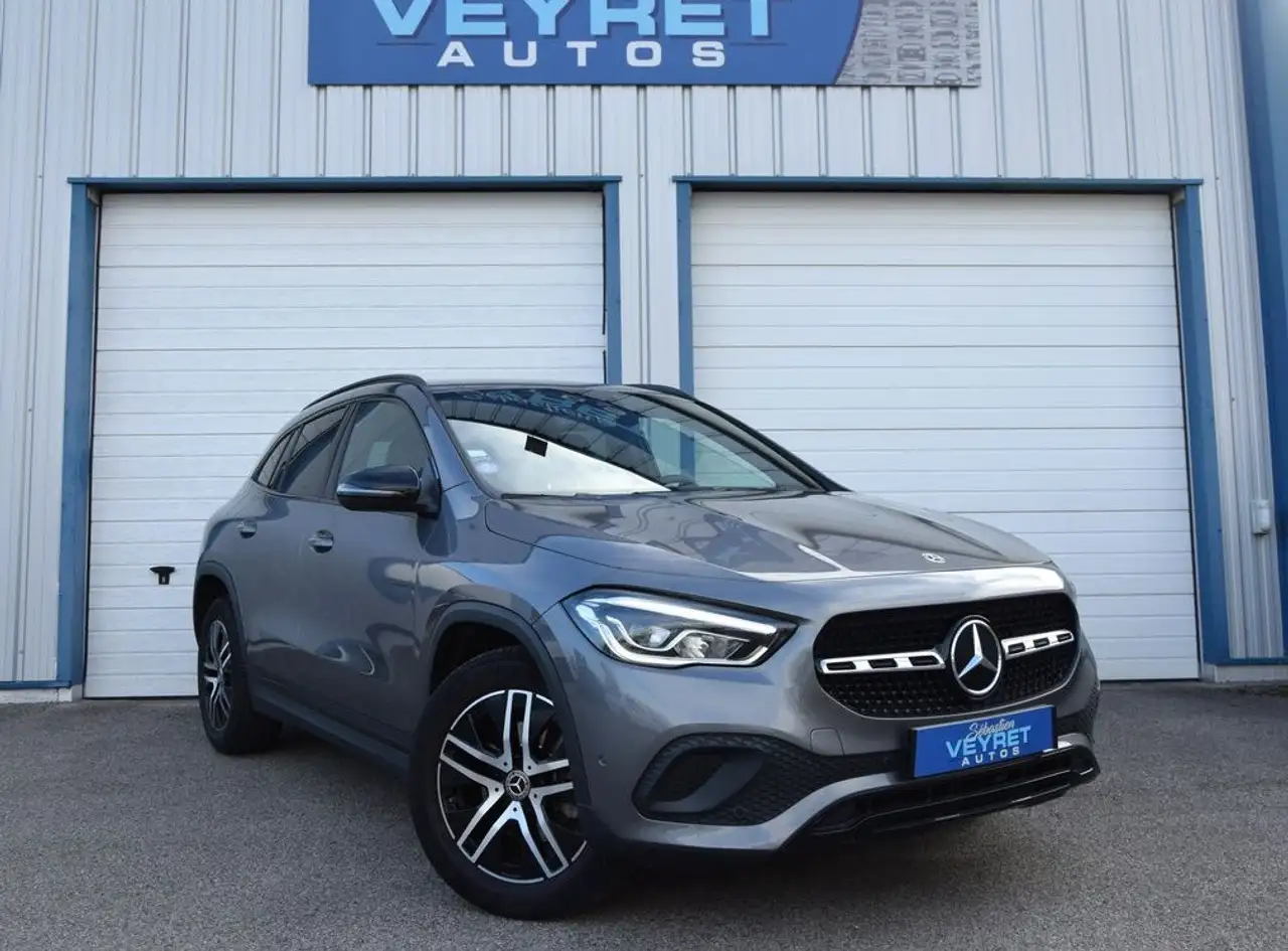 Mercedes-Benz GLA 200
