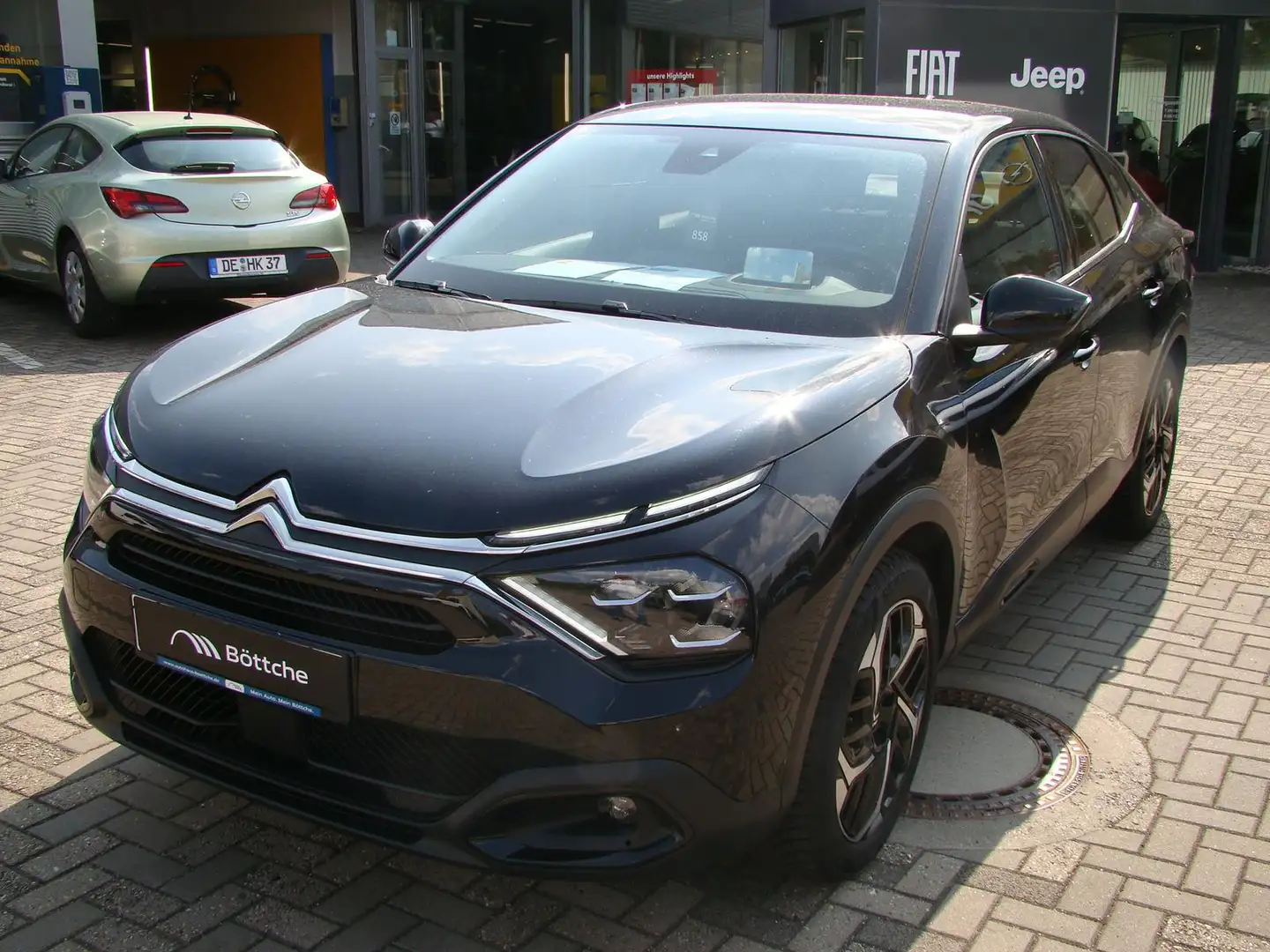 Citroen C4 X Shine 1.2 e-THP AT/LED/Navi/Shz/Kamera/Klimaauto/A Černá - 2