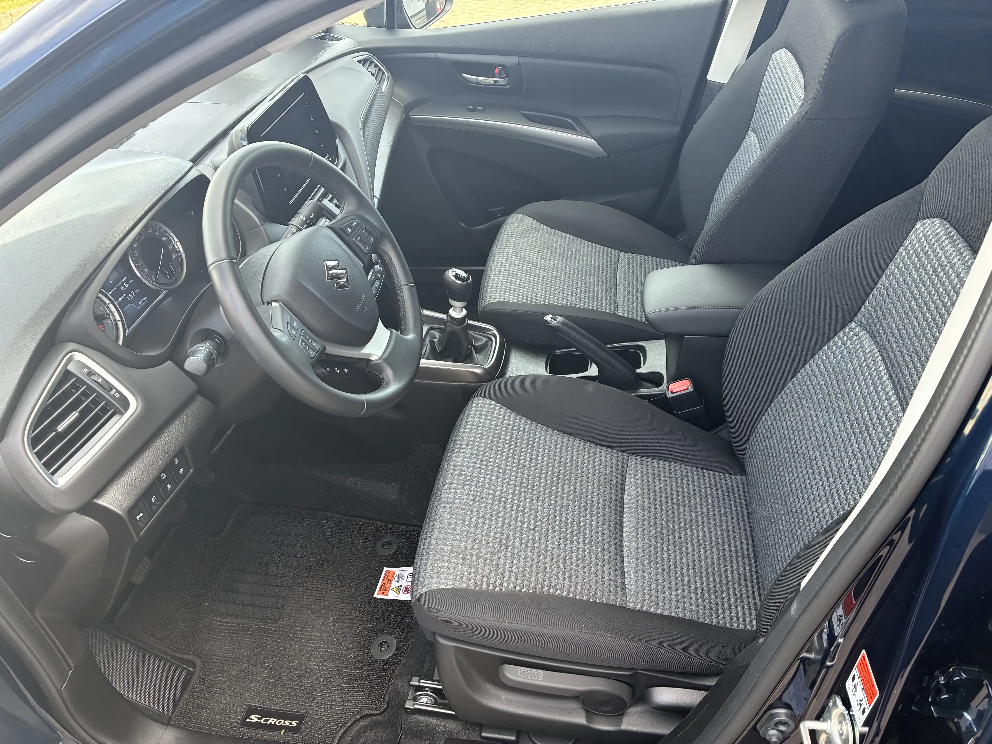 Suzuki S-Cross 1.4 COMFORT HYBRID RFK LED ACC — photo 6