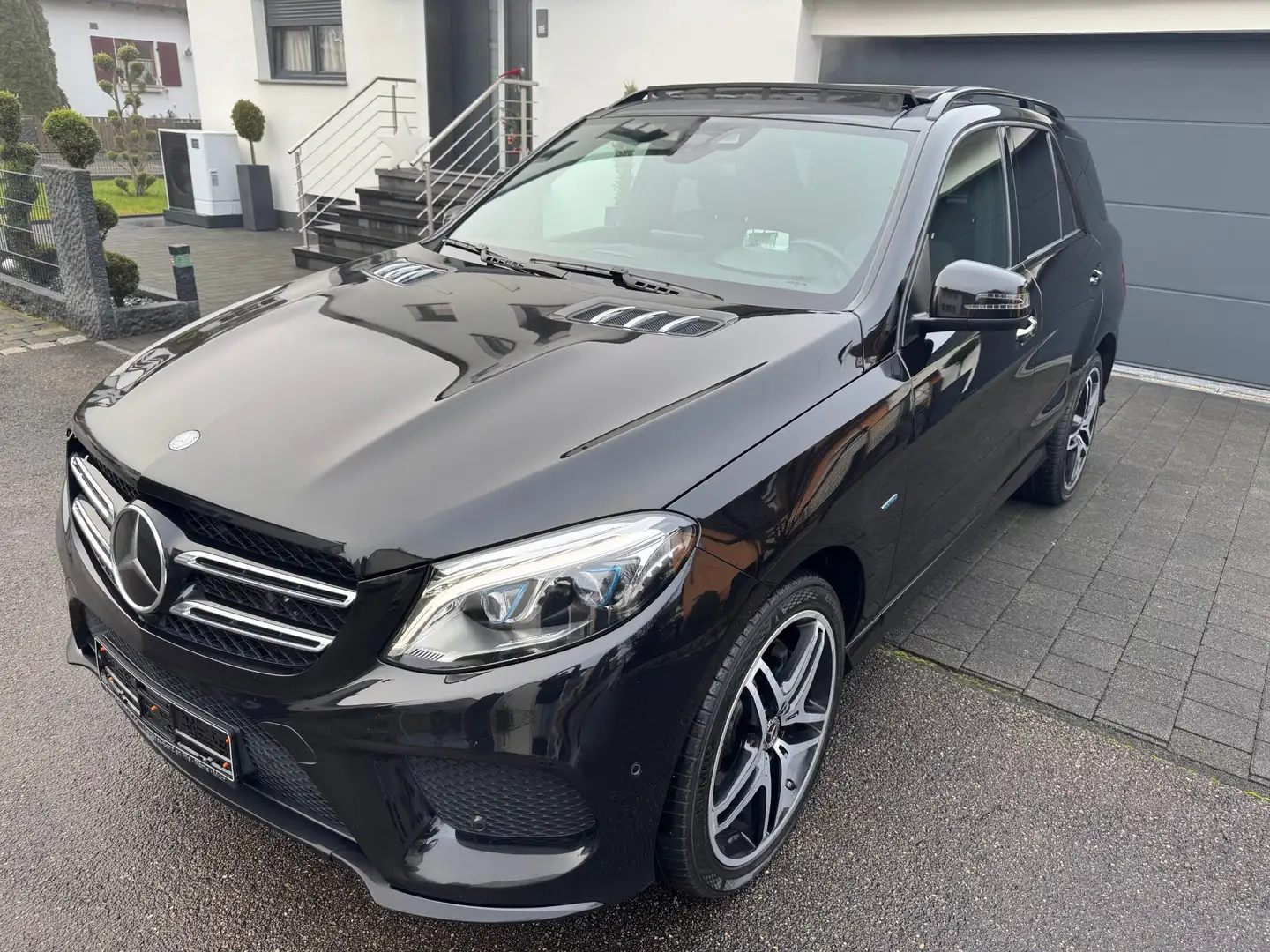 Mercedes-Benz GLE 500 GLE Plugin Hybrid e 4Matic 7G-TRONIC AMG Line Negru - 1