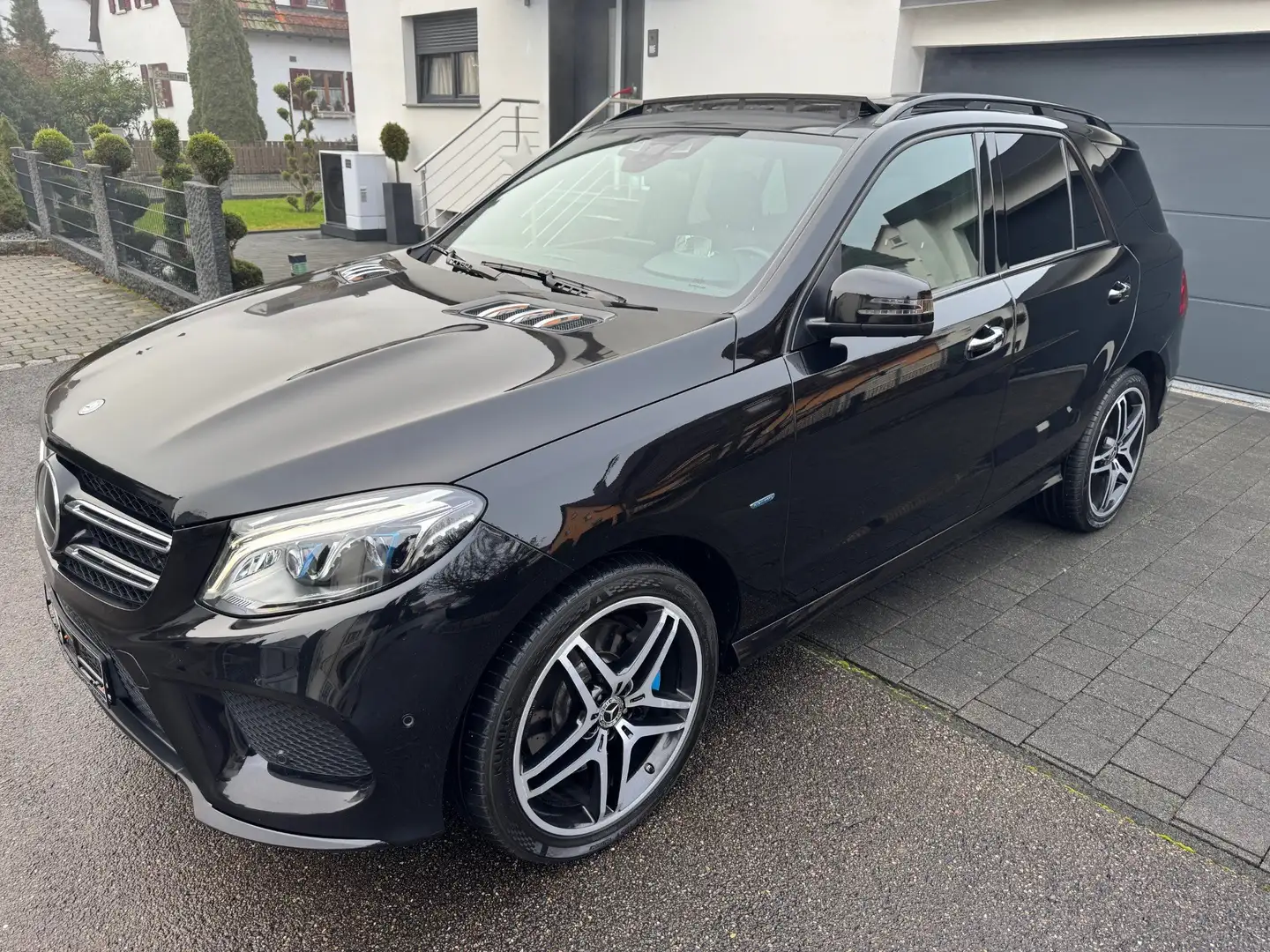 Mercedes-Benz GLE 500 GLE Plugin Hybrid e 4Matic 7G-TRONIC AMG Line Negru - 2