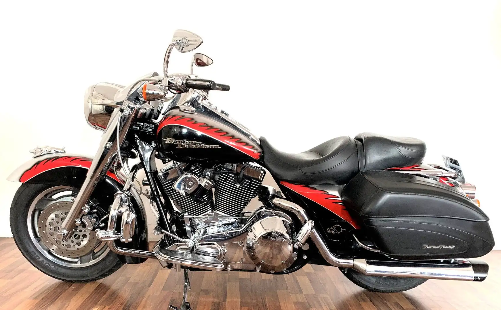 Harley-Davidson Road King Custom CVO 95 cui. Чорний - 2