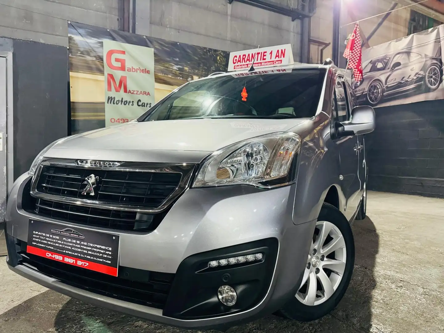 Peugeot Partner 1.6HDI GPS - Airco -LED- Att.Rem - Double portes Zilver - 1