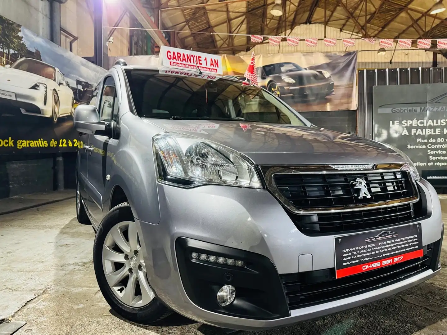 Peugeot Partner 1.6HDI GPS - Airco -LED- Att.Rem - Double portes Zilver - 2