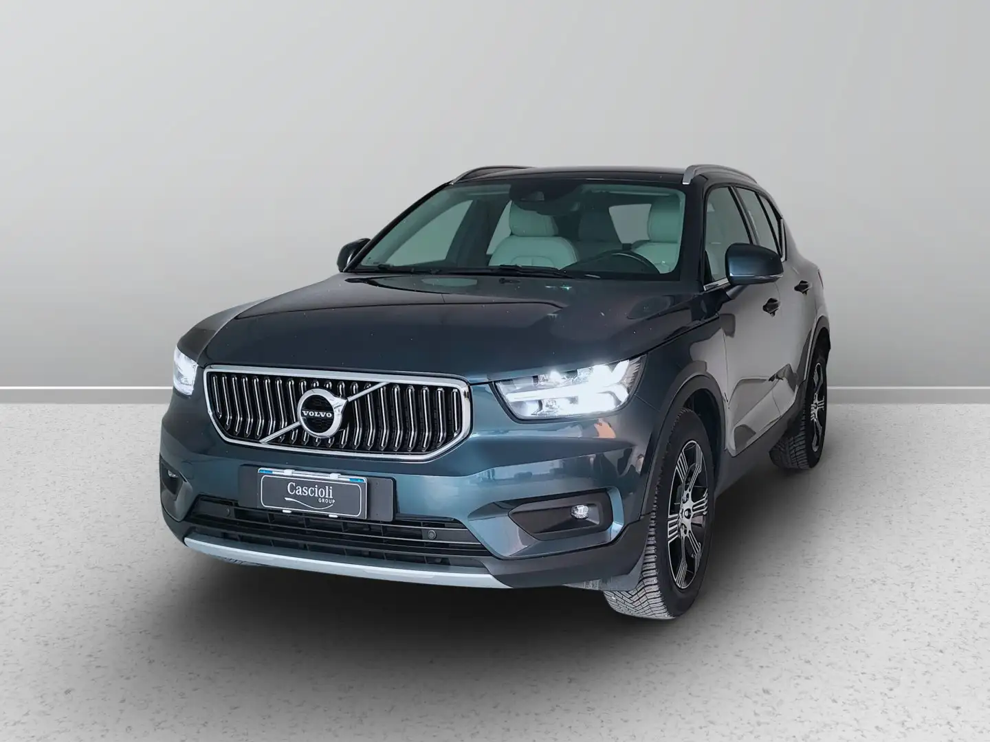 Volvo XC40 2.0 D3 Inscription Grijs - 1