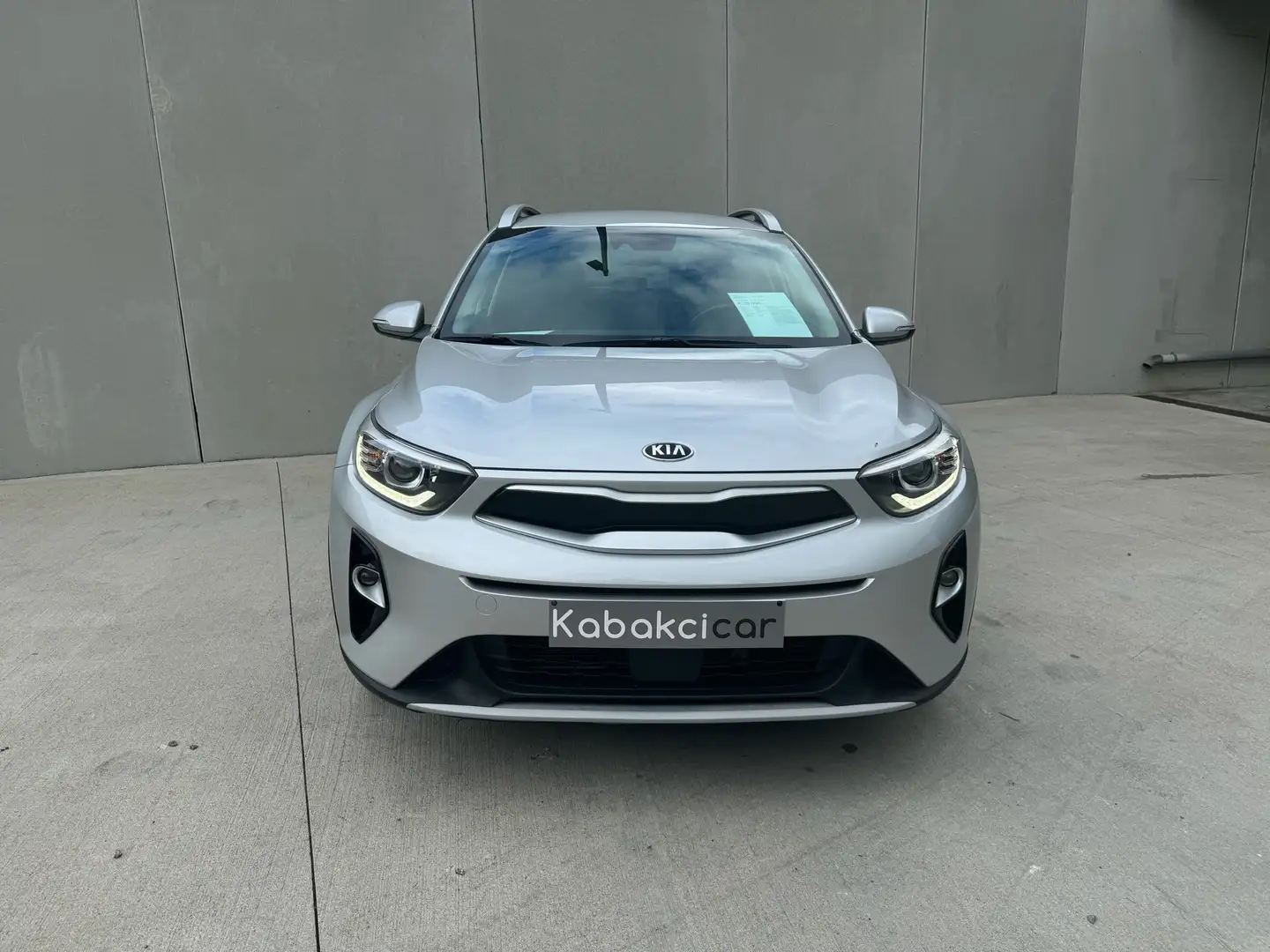 Kia Stonic 1.0 AUTO/CAMERA/GPS/CAR PLAY/CRUISE/ATTELAGE Zilver - 2