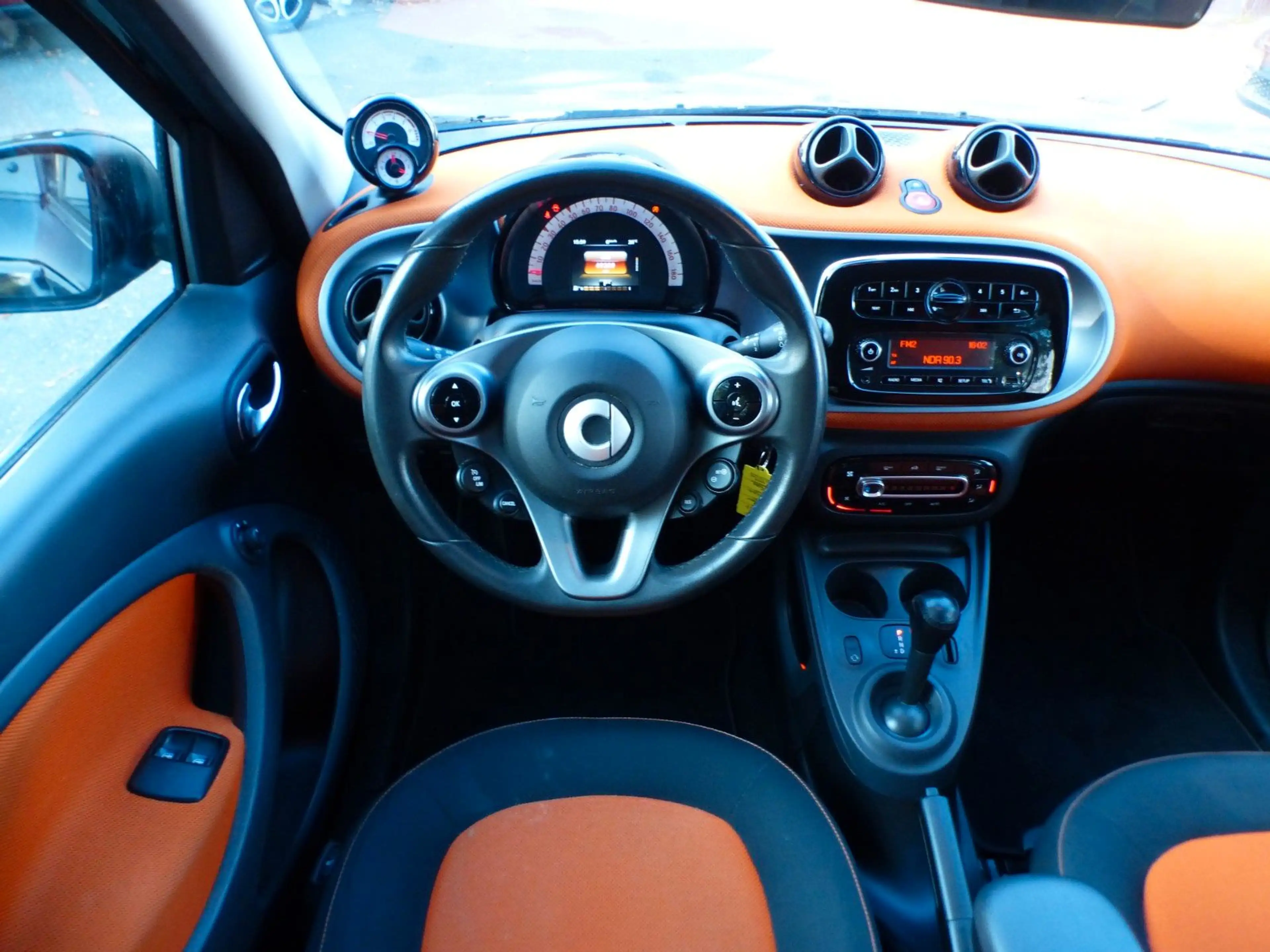 smart forFour 0.9 Turbo Passion Automatik BT Shz Klima — photo 9