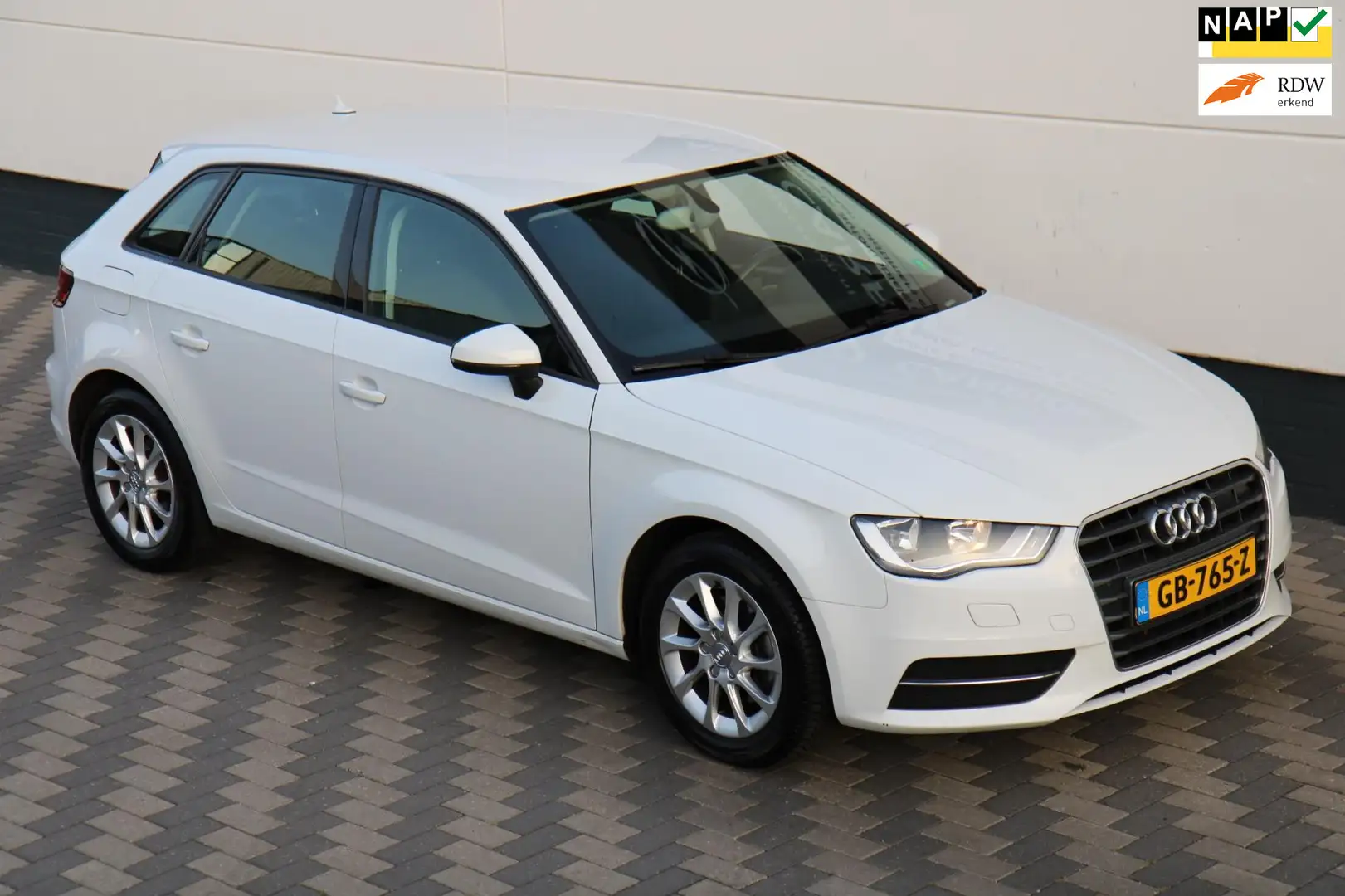 Audi A3 Sportback 1.2 TFSI Attraction S-Tronic Navi NAP !! Wit - 1
