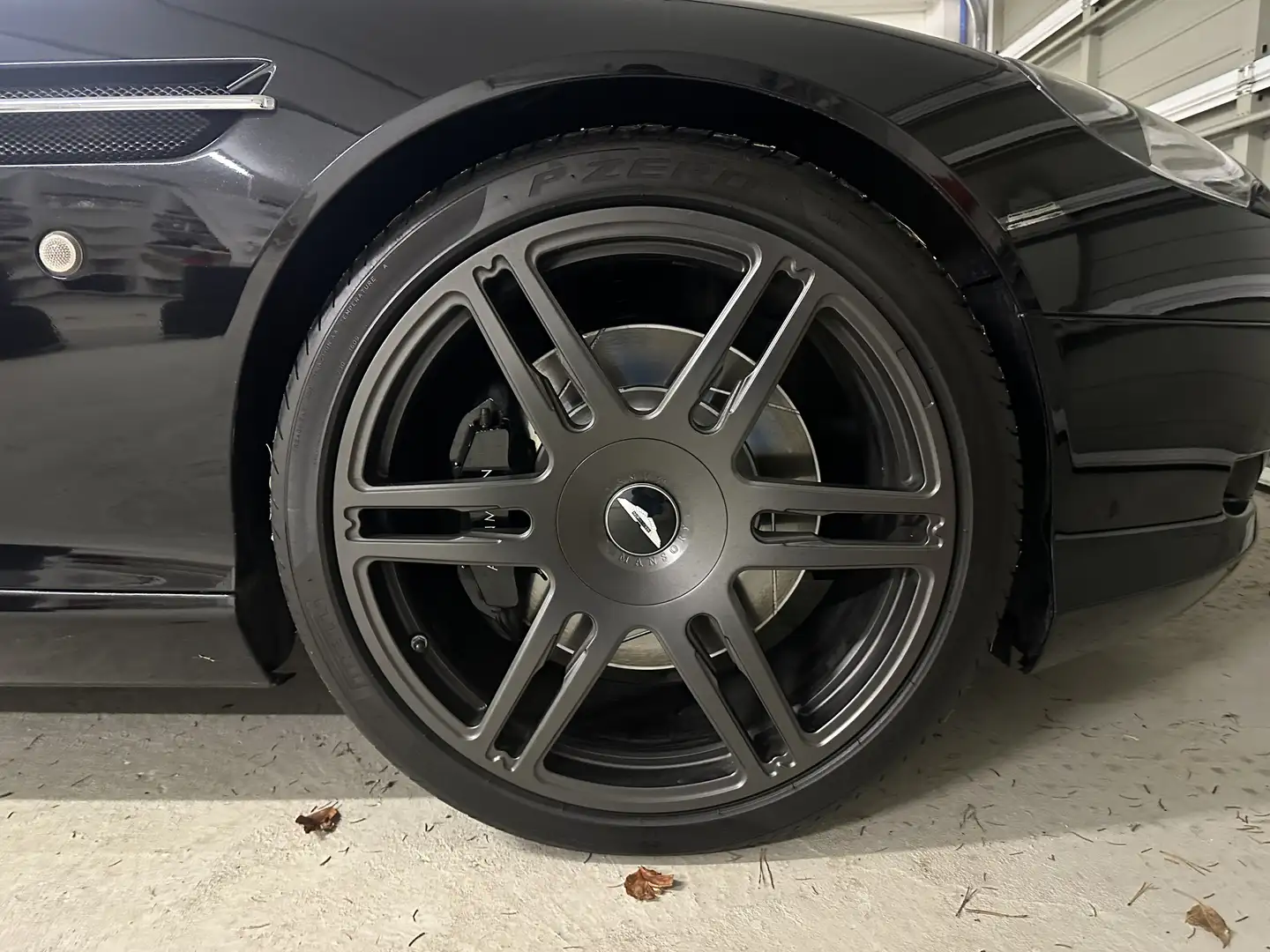 Aston Martin DB9 Touchtronic II - 2