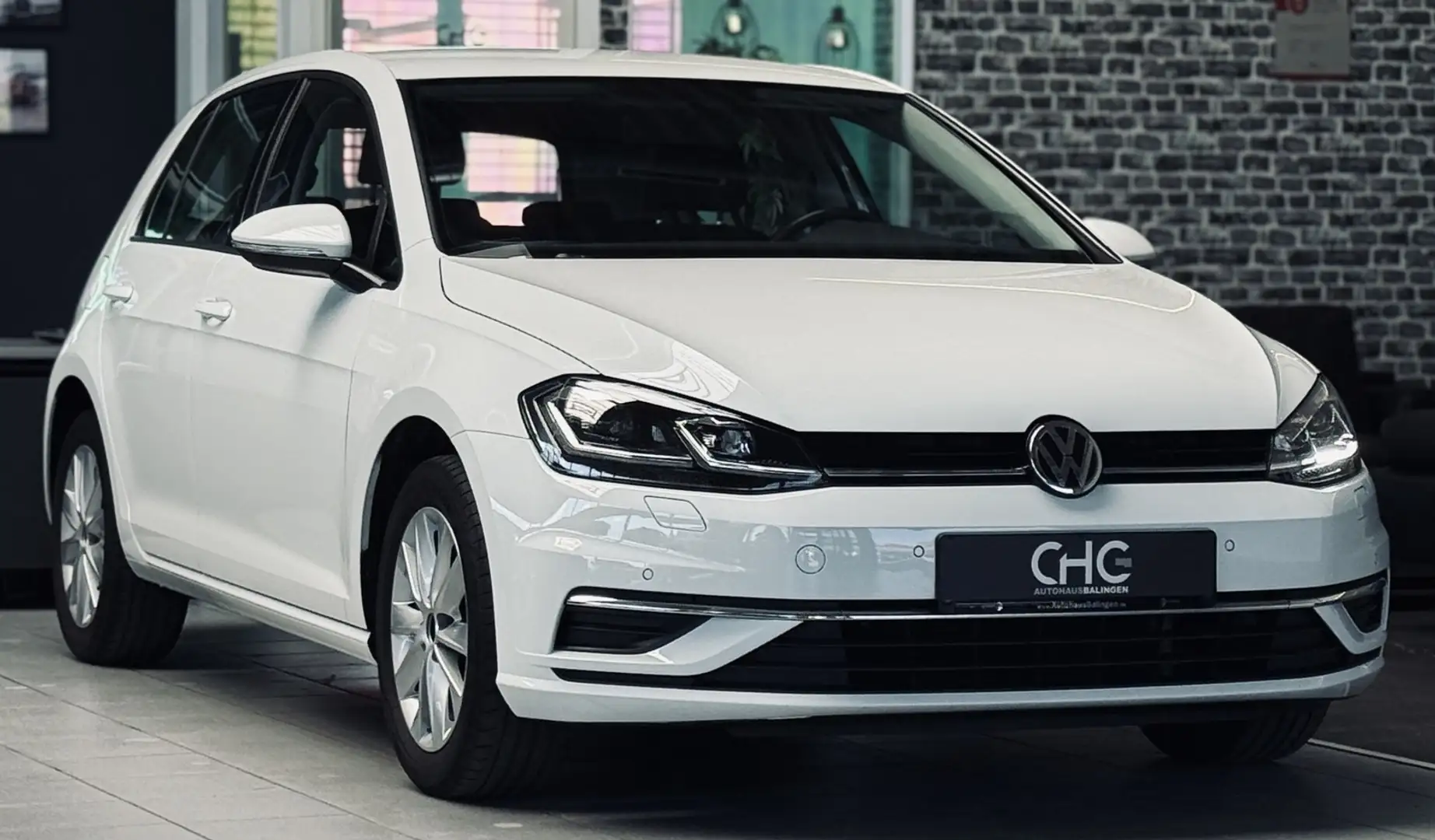 Volkswagen Golf VII |LED|APP CONNECT|SHZ|1.Hand|Scheckheft| Weiß - 1