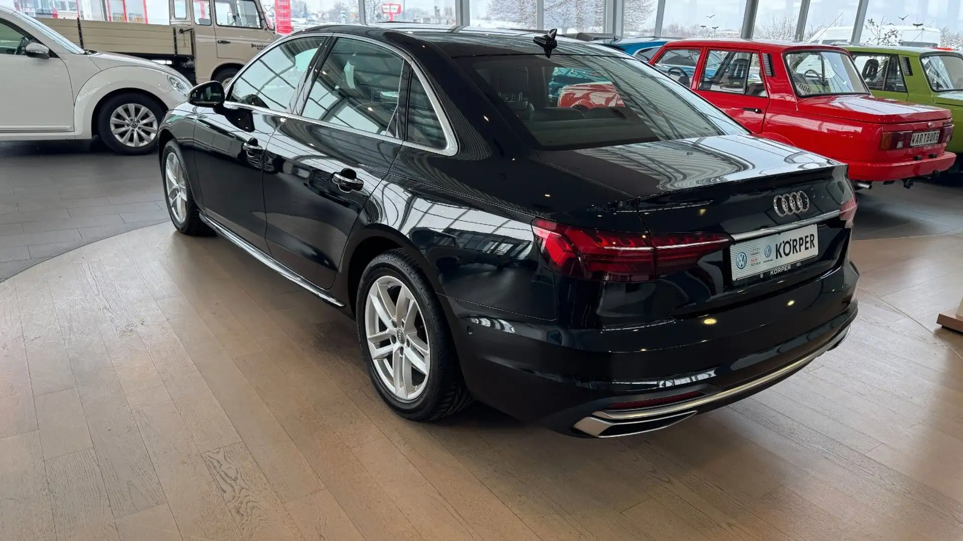 Audi A4 Lim. 35 TFSI advanced Noir - 2