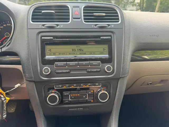 Volkswagen Golf view 12