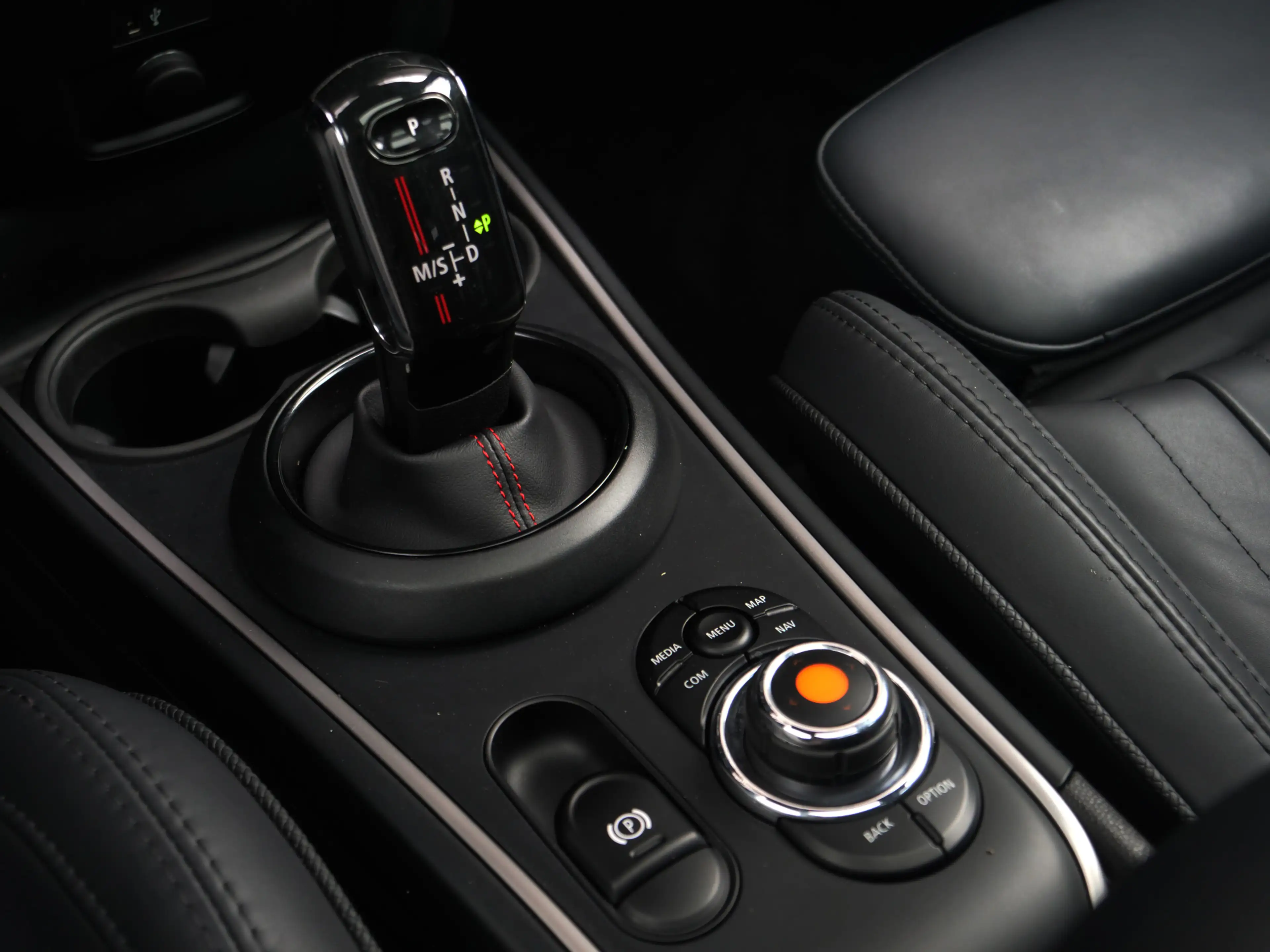 MINI John Cooper Works Countryman Mini 2.0 ALL4 Chili | panorama | harman&kardon | k — photo 10