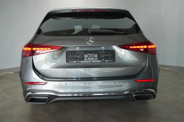Mercedes-Benz 300 view 6
