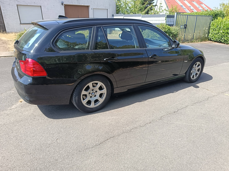 BMW 318 318i Touring Aut. Edition Exclusive — photo 3