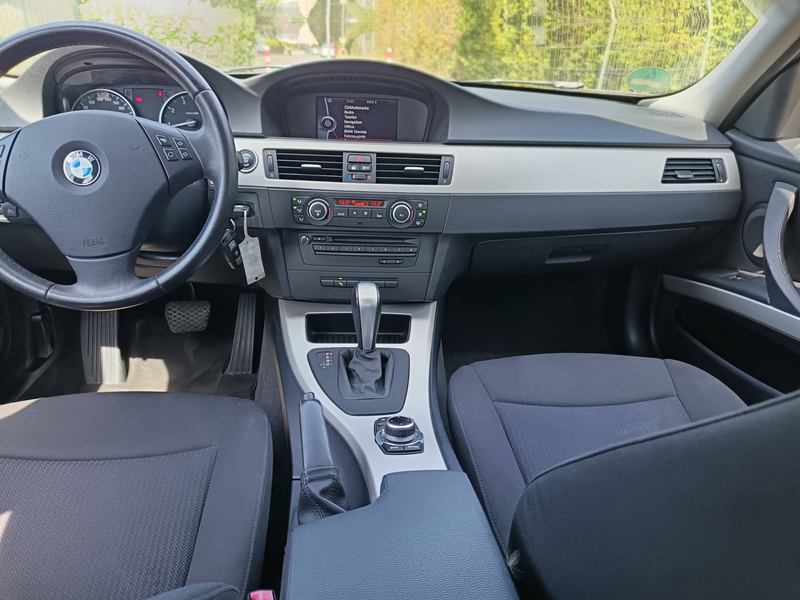 BMW 318 318i Touring Aut. Edition Exclusive — photo 8