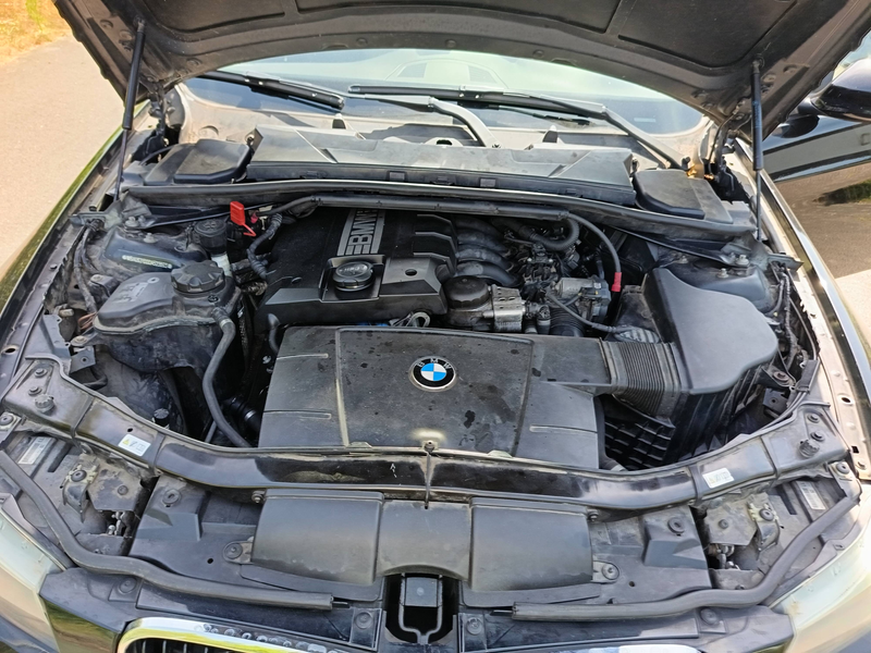 BMW 318 318i Touring Aut. Edition Exclusive — photo 11