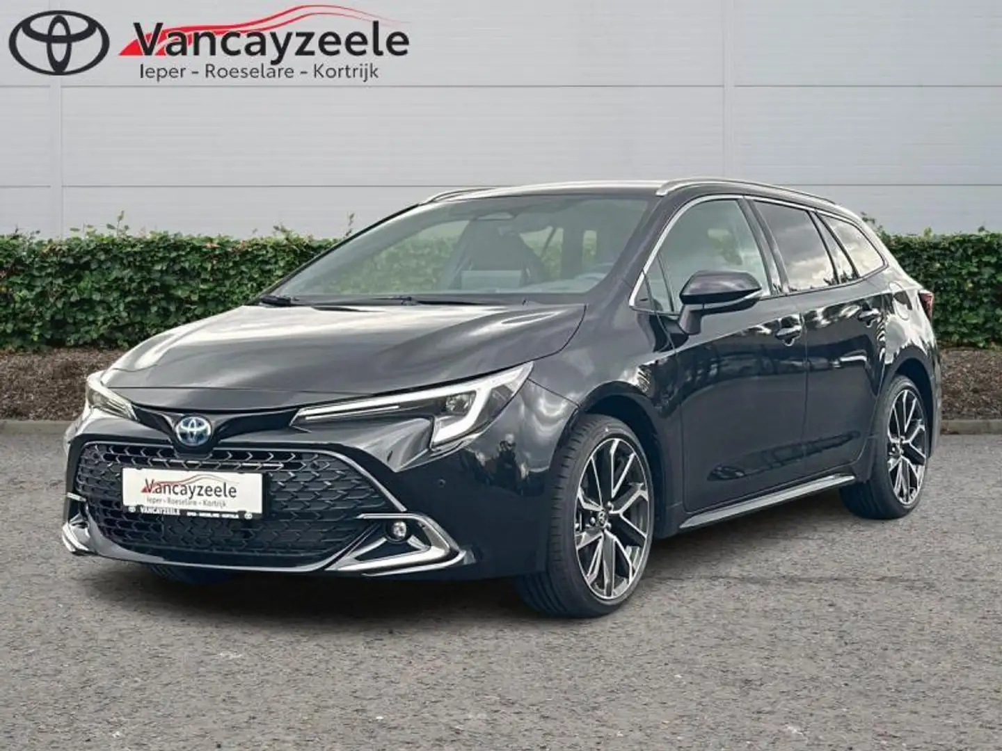 Toyota Corolla TS Premium+cam+nav+sens V&A Zwart - 1