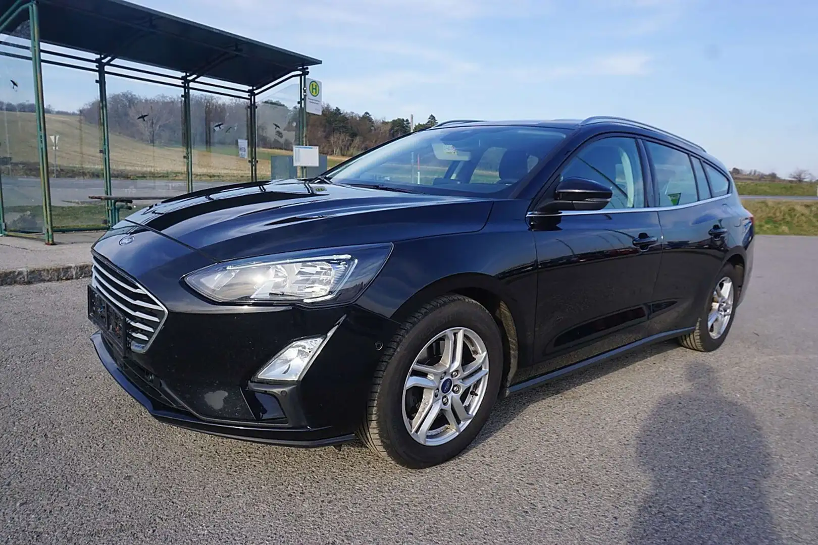 Ford Focus Traveller 1,5 EcoBlue Cool & Connect Schwarz - 2