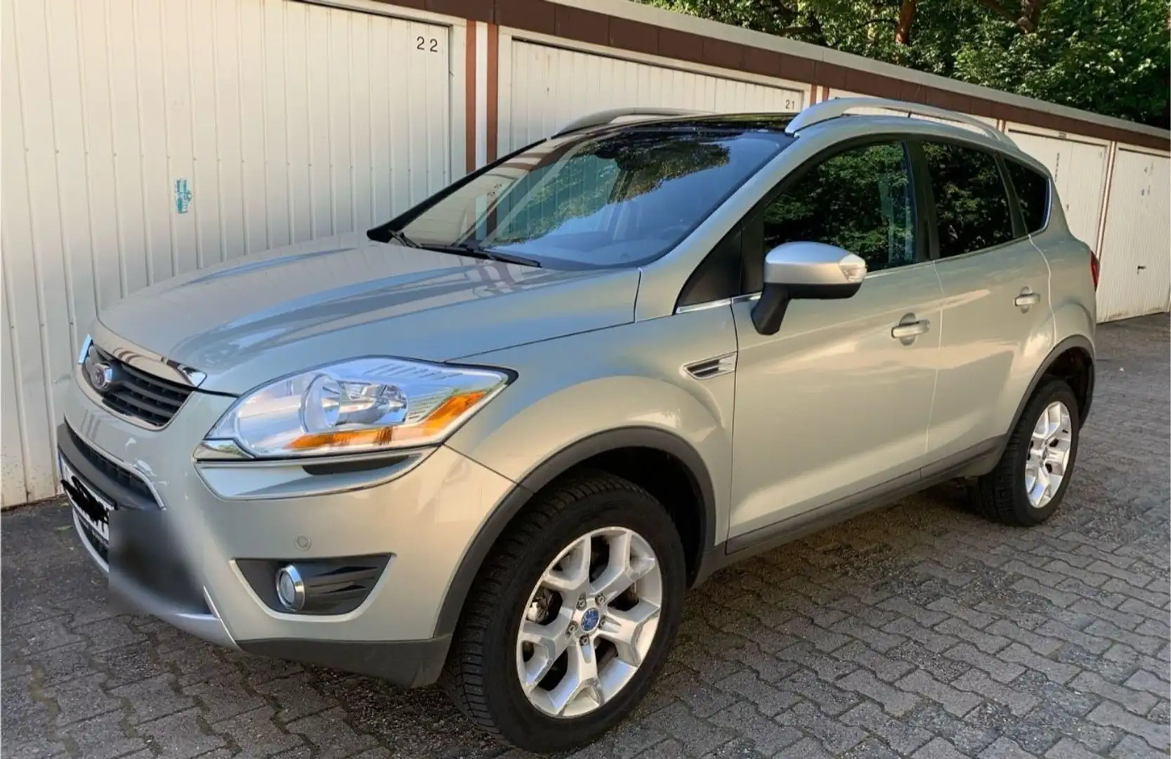 Ford Kuga 2.0 TDCi 4x4 Titanium Allrad Panorama AHK PDC TÜV - 2