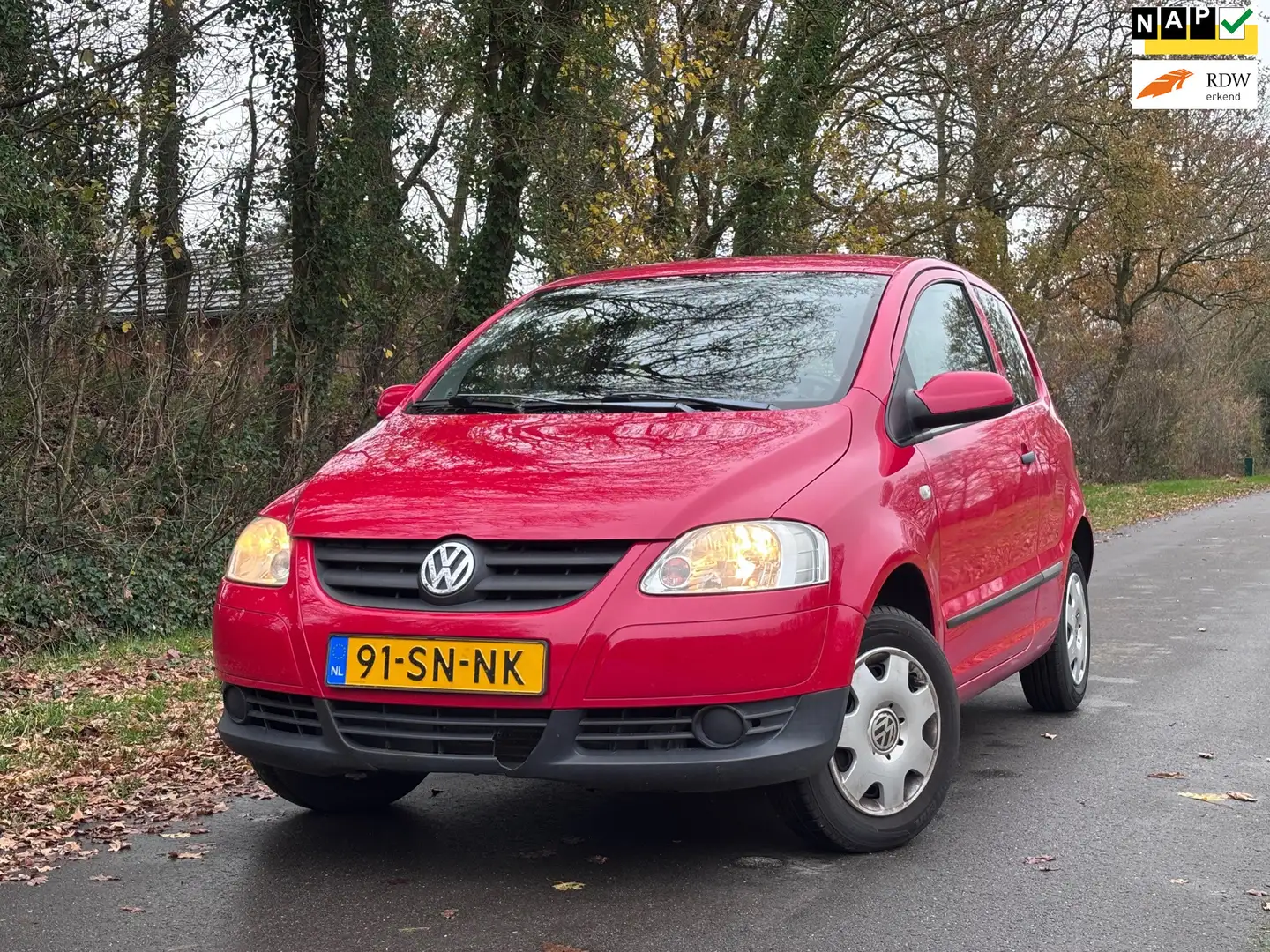 Volkswagen Fox 1.2 Trendline | " 147.000 " KM NAP + Nieuwe APK Nu Rood - 1
