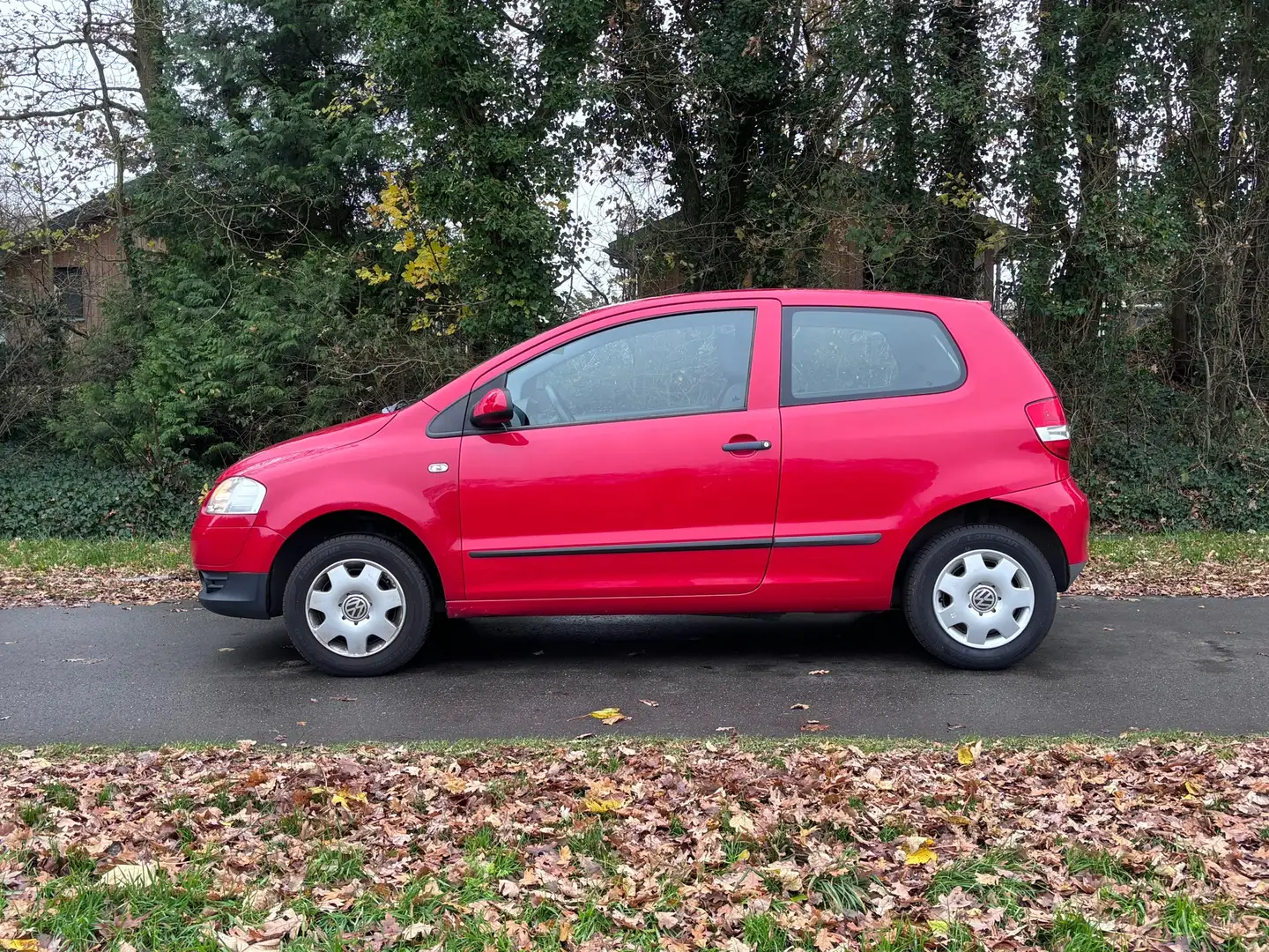 Volkswagen Fox 1.2 Trendline | " 147.000 " KM NAP + Nieuwe APK Nu Rood - 2