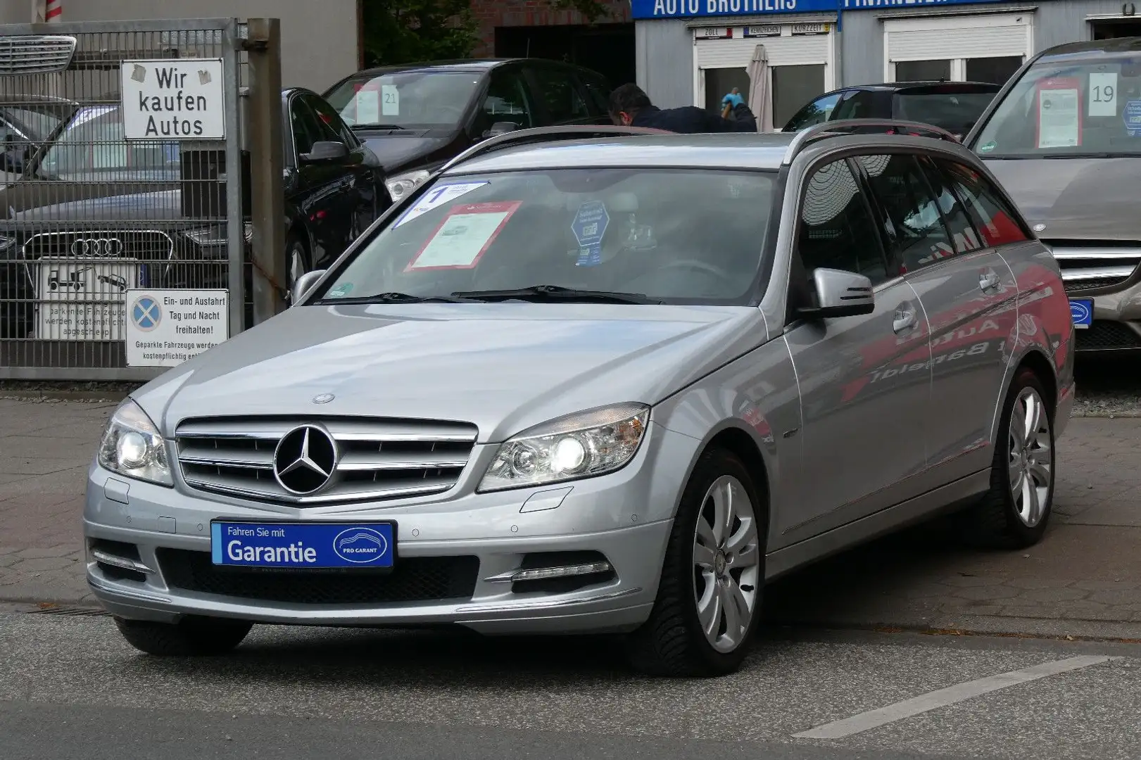 Mercedes-Benz C 180 T AVANTGARDE 1.Hand "TÜV bis 05/2027" Plateado - 2