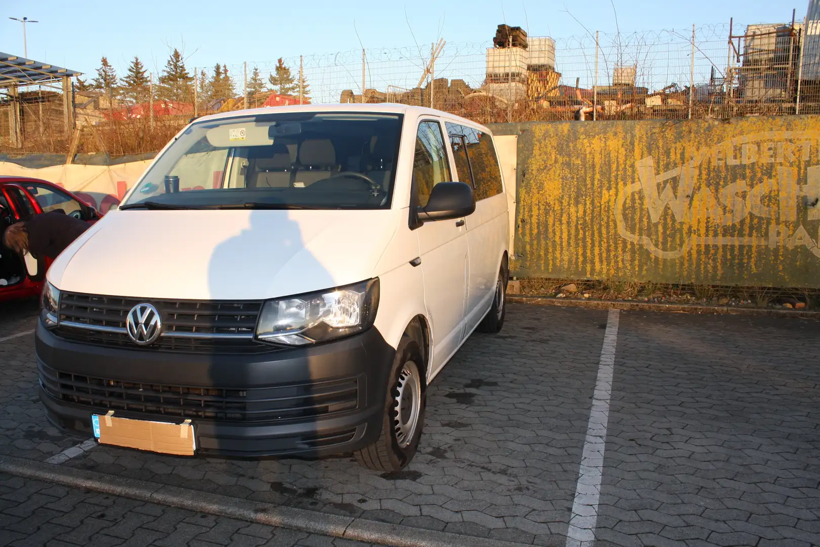 Volkswagen T6 Transporter Campervan, Wohnmobil, Kastenwagen White - 1