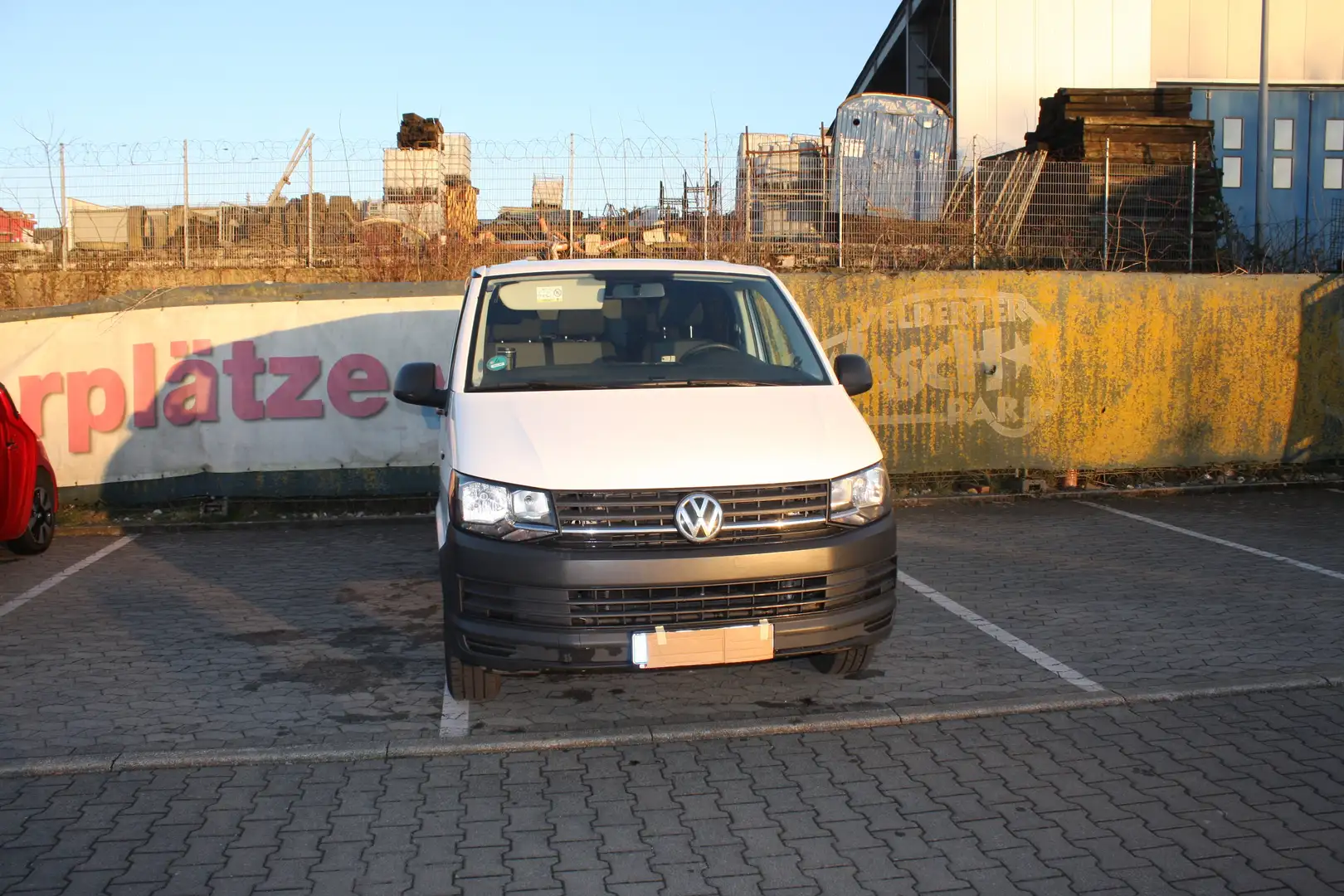 Volkswagen T6 Transporter Campervan, Wohnmobil, Kastenwagen White - 2