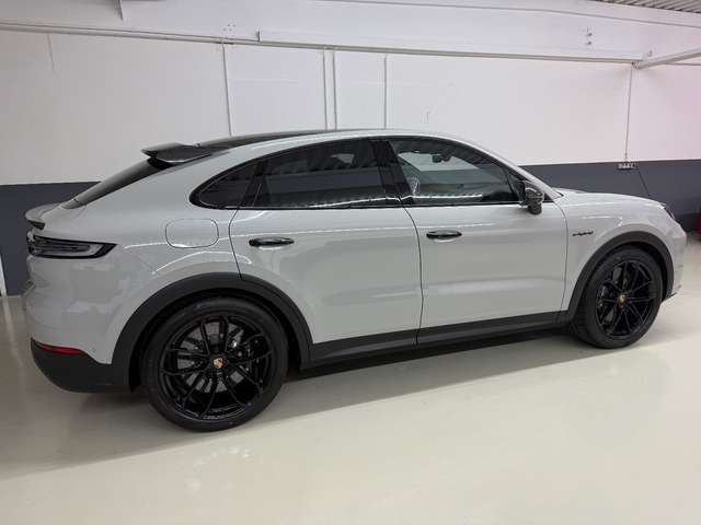 Imagine Porsche Cayenne Coupe Turbo E-Hybrid mit GT-Paket, Lp.260.000