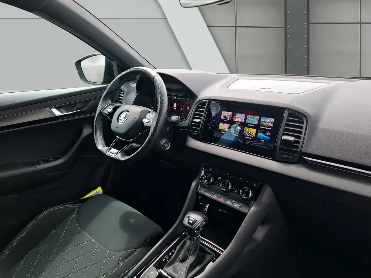 Skoda Karoq SPORTLINE 1,5 TSI DSG Klima Navi Rückfahrkamera, миниатюра 13