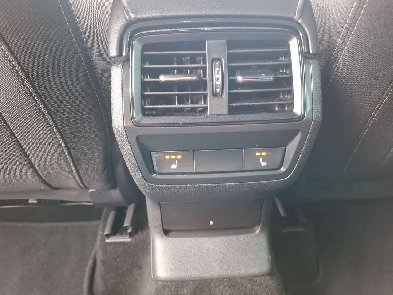 Skoda Karoq SPORTLINE 1,5 TSI DSG Klima Navi Rückfahrkamera, миниатюра 17