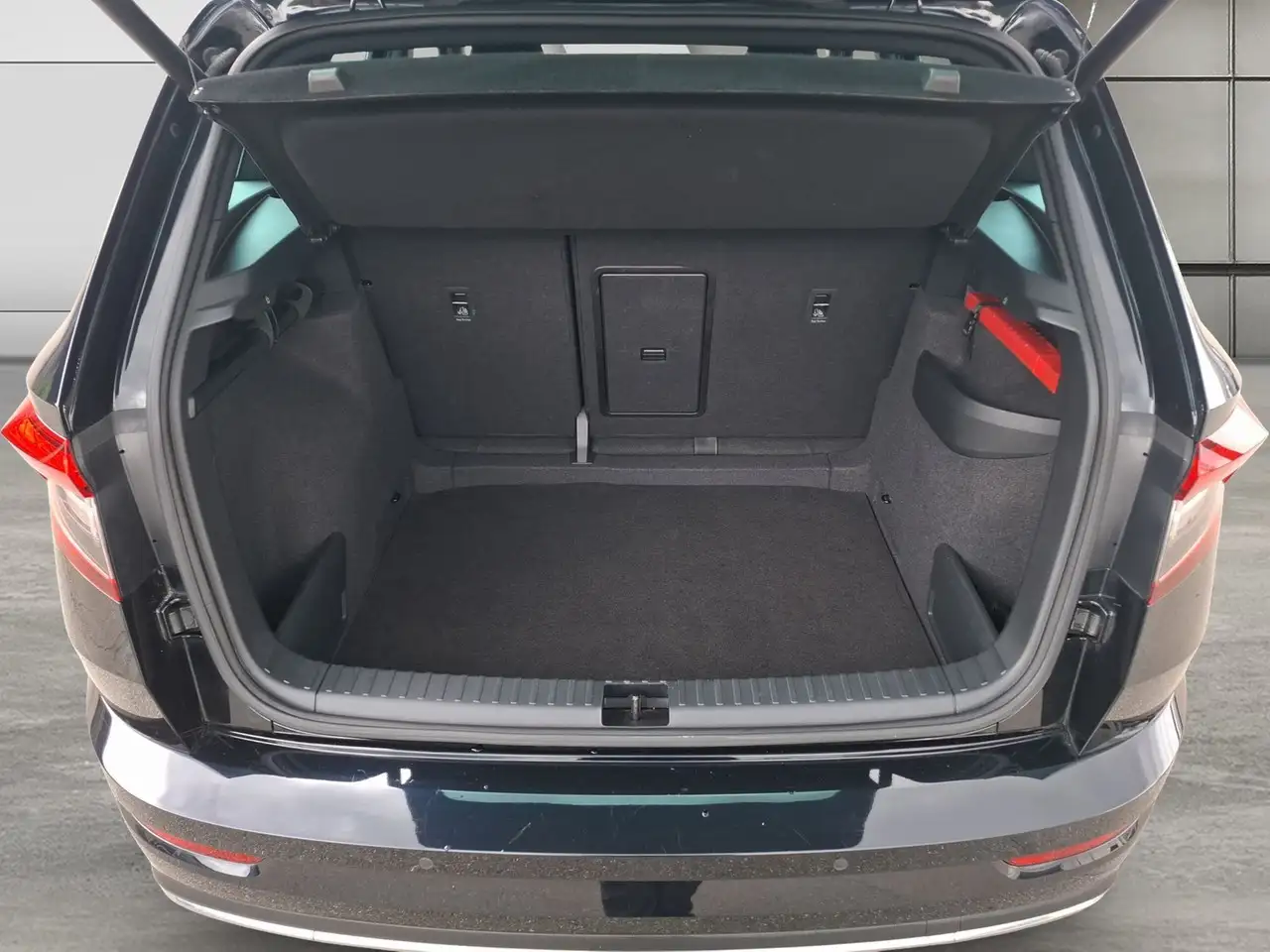 Skoda Karoq SPORTLINE 1,5 TSI DSG Klima Navi Rückfahrkamera, миниатюра 9
